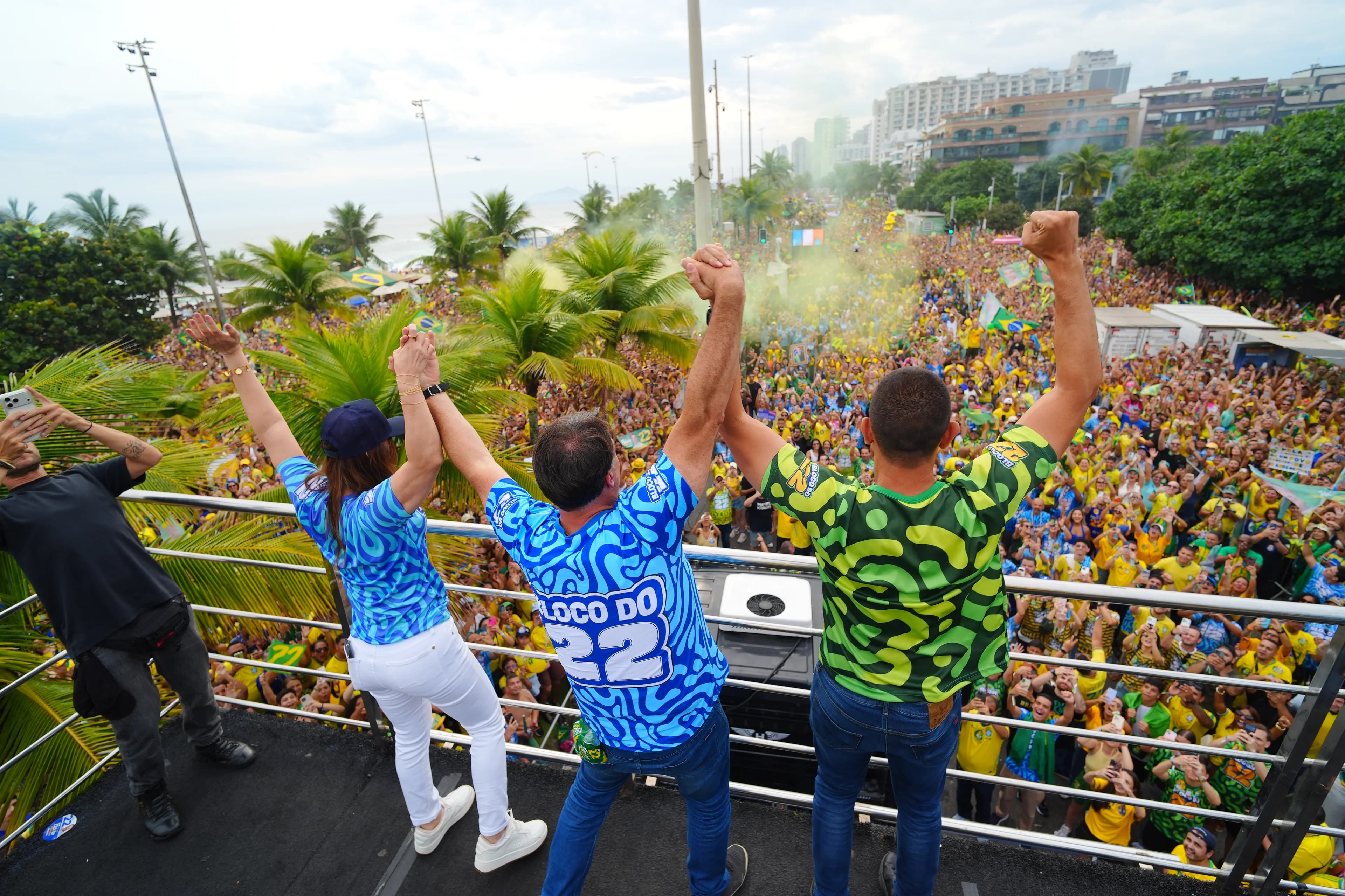 Região: Flávio Bolsonaro encerra campanha do segundo turno com ato na Barra da Tijuca