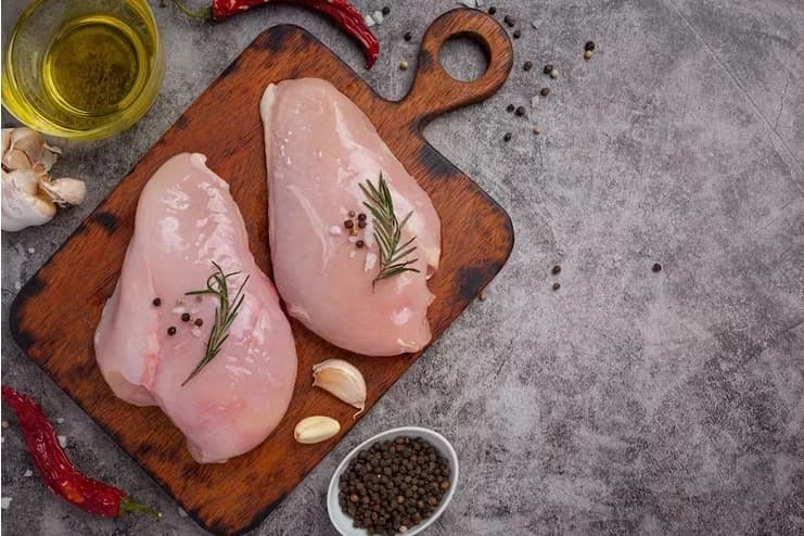 Em destaque: Preços das carnes sobem em outubro, mas frango leva vantagem; entenda