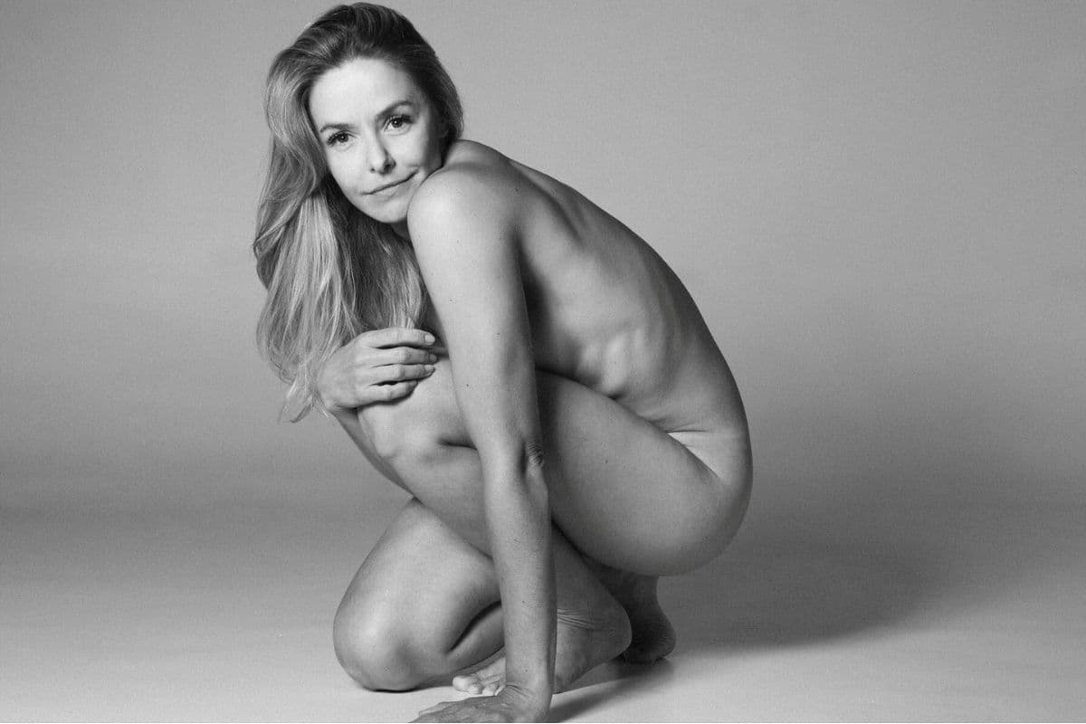 Atualização: Bianca Rinaldi comemora 52 anos com foto nua nas redes sociais