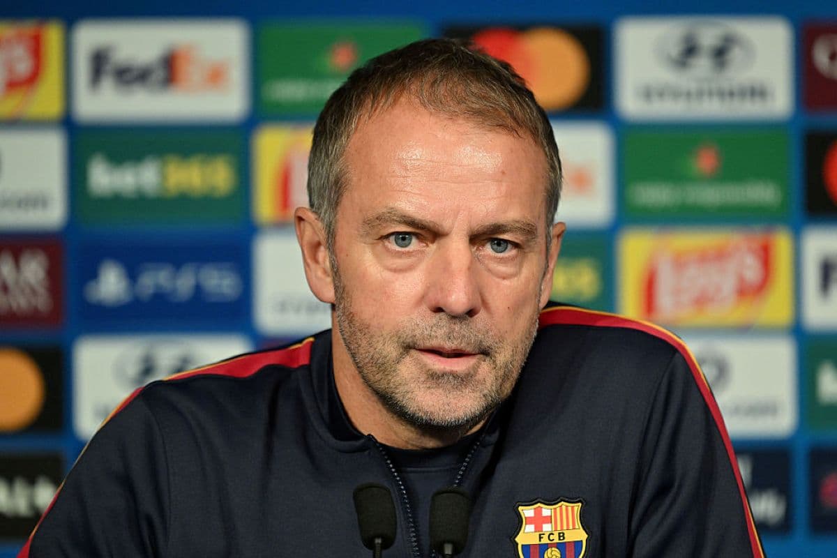 Entenda: Hansi Flick confirma titularidade de Raphinha contra o PSG na Champions