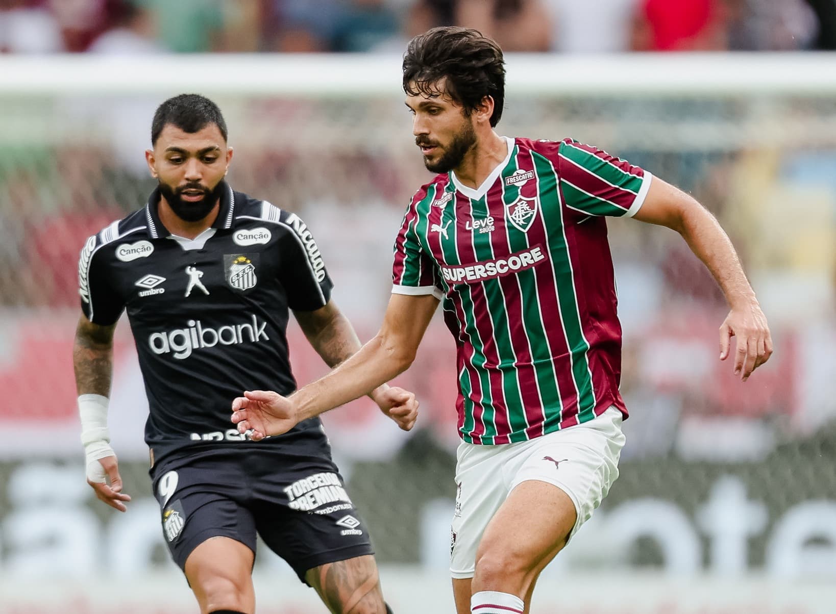 Panorama: Igor Rabello, zagueiro do Fluminense, aplica caneta em Neymar; veja