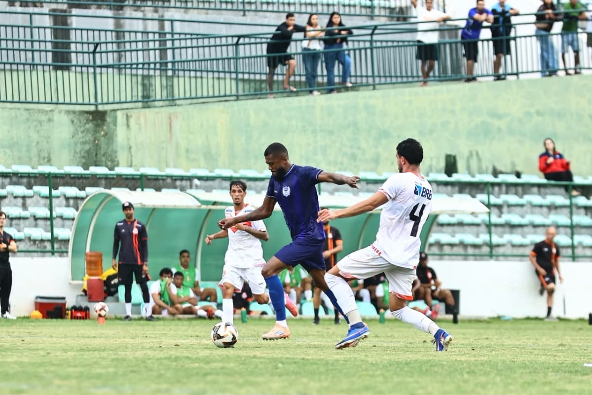 Taguatinga e Legião empatam no jogo de ida da semifinal — Candangão Série B
