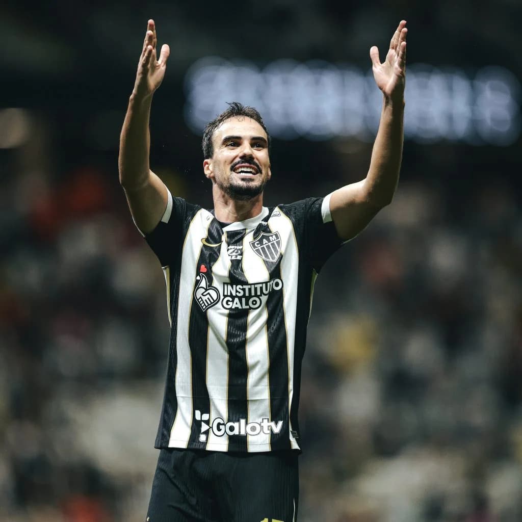 Atlético-MG supera o Coritiba e alcança marca importante na briga pela Libertadores
