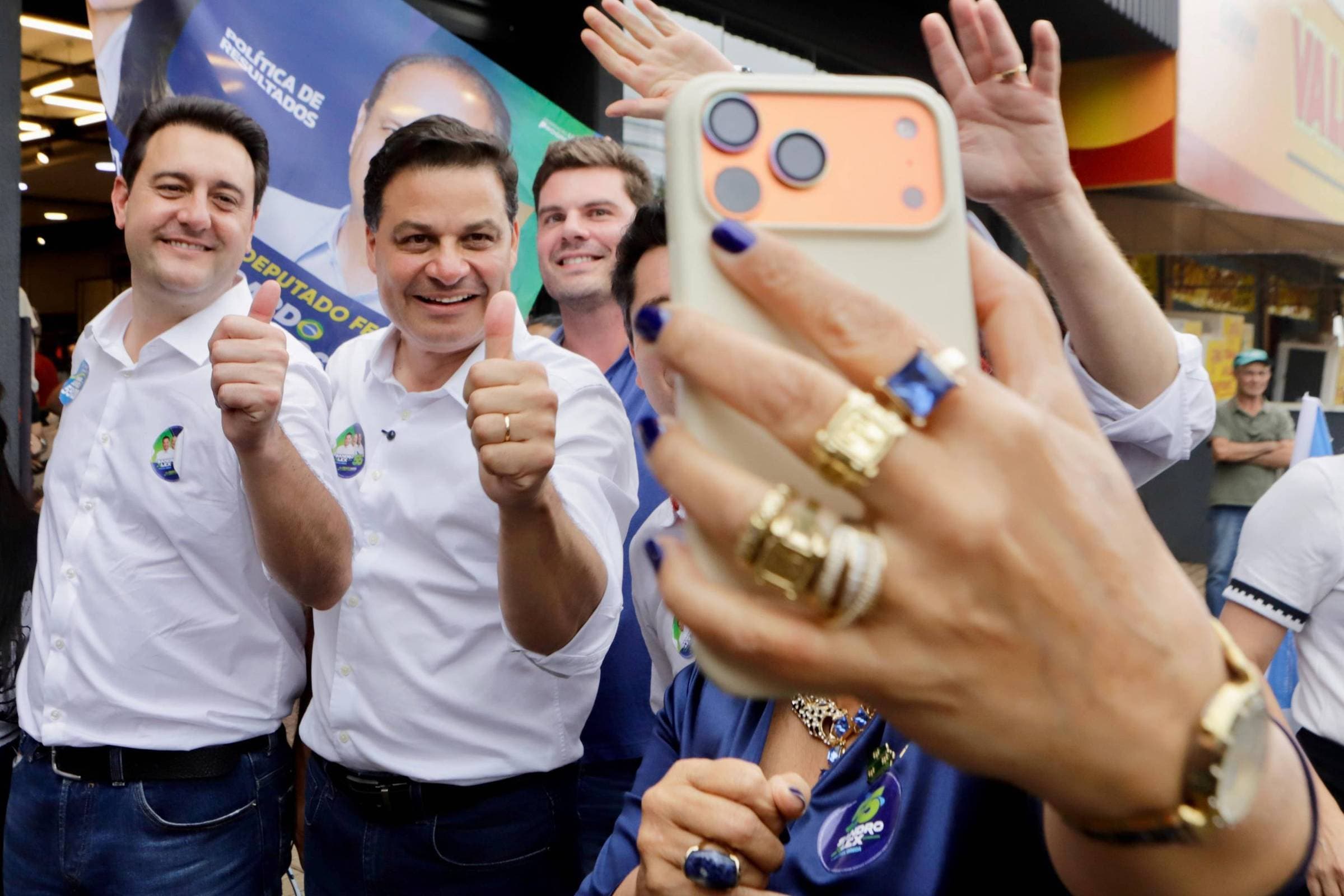 Entenda: Derrotado no Paraná, Ratinho Jr pede votos a Flávio Bolsonaro; Greca declara voto em Lula