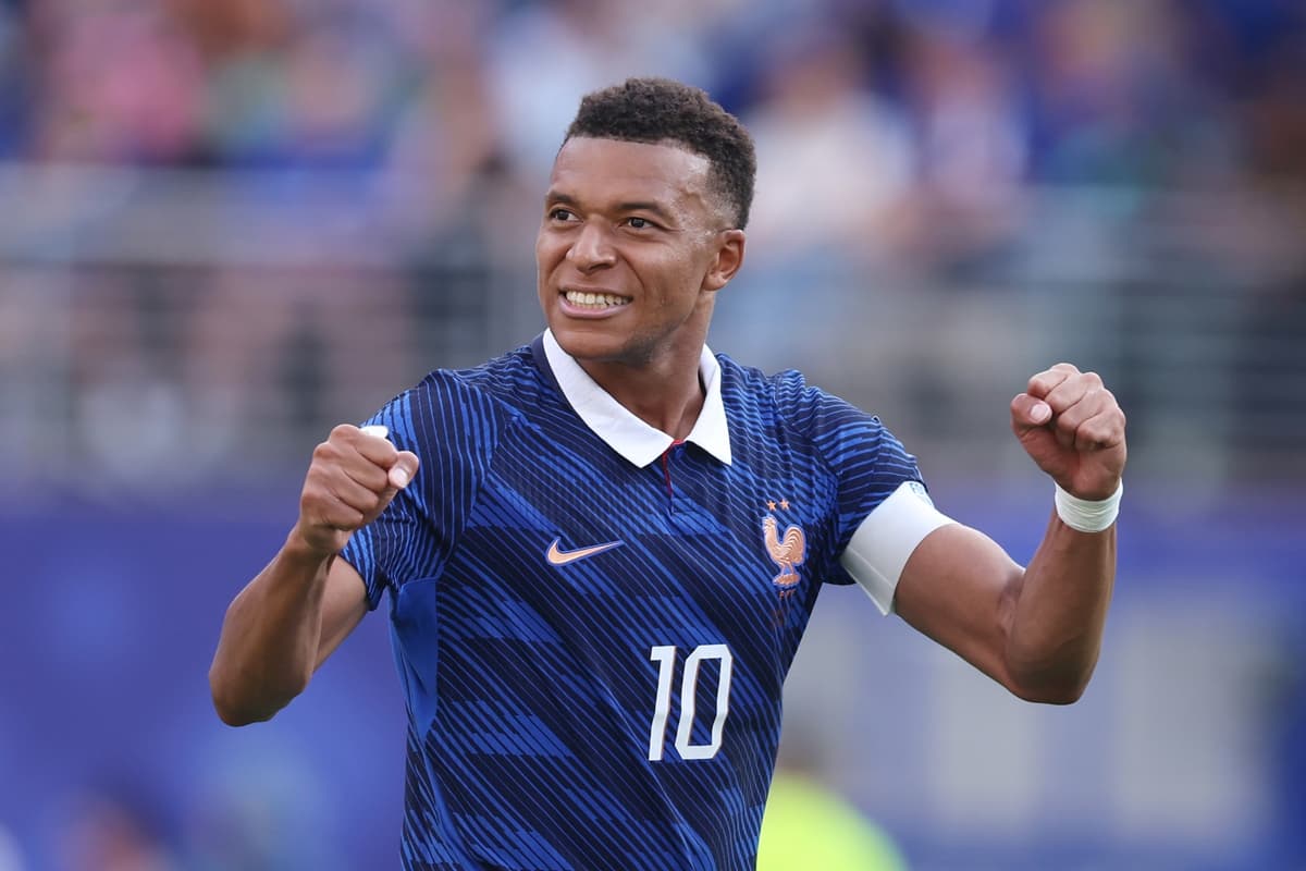 Atualização: Kylian Mbappé é eleito o melhor jogador da temporada por revista francesa