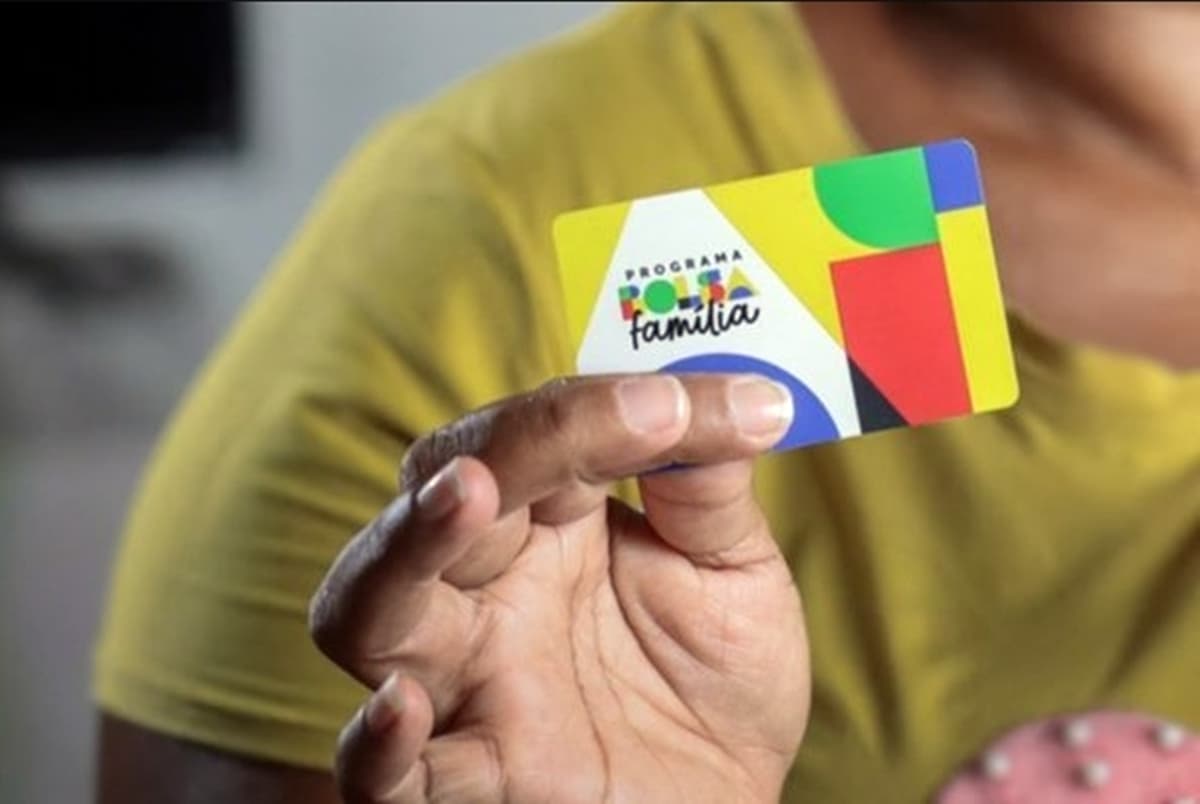 Em destaque: Começa pagamento do Bolsa Família com reajuste; veja valores e calendário