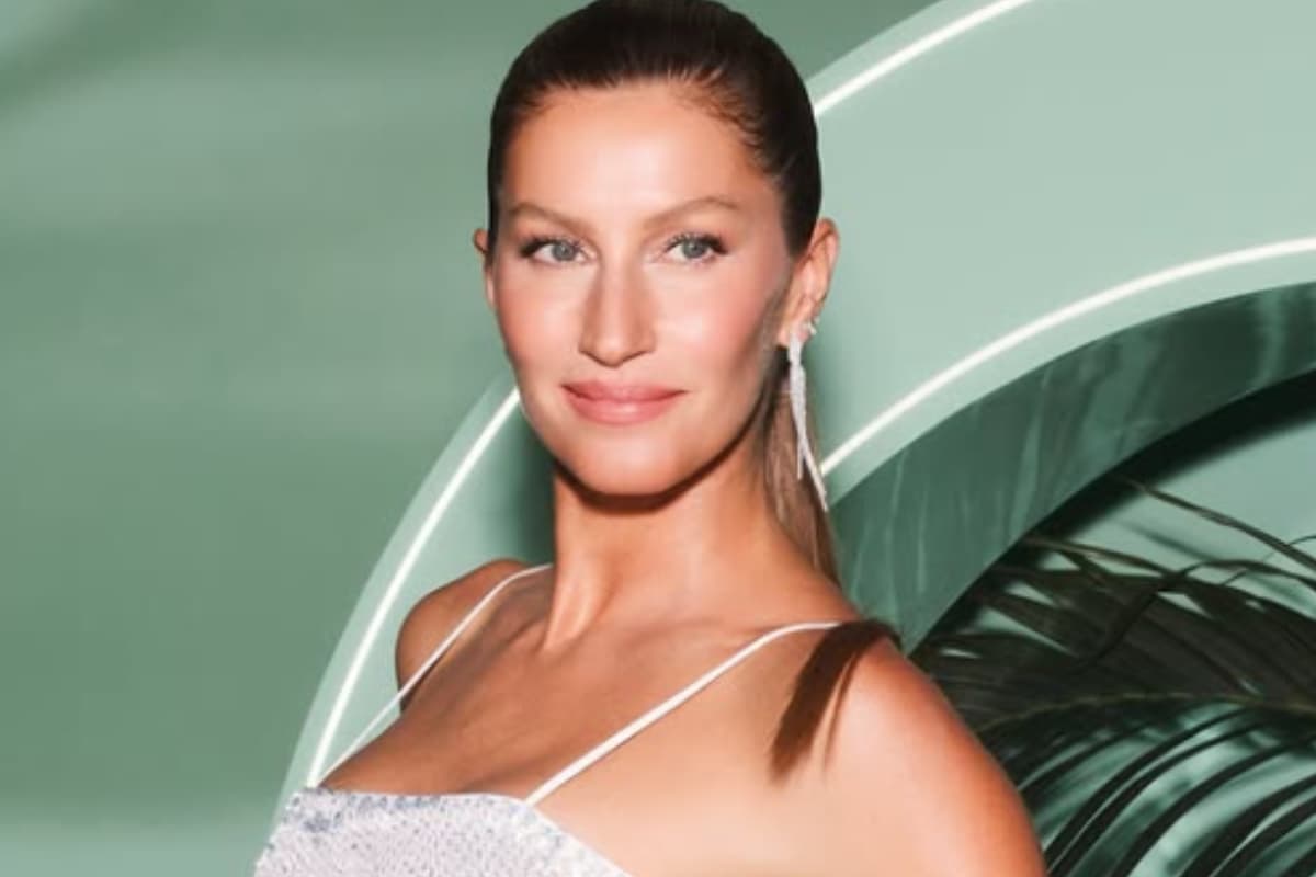 Atualização: Gisele Bündchen é vista com pé machucado e usando muletas nos EUA