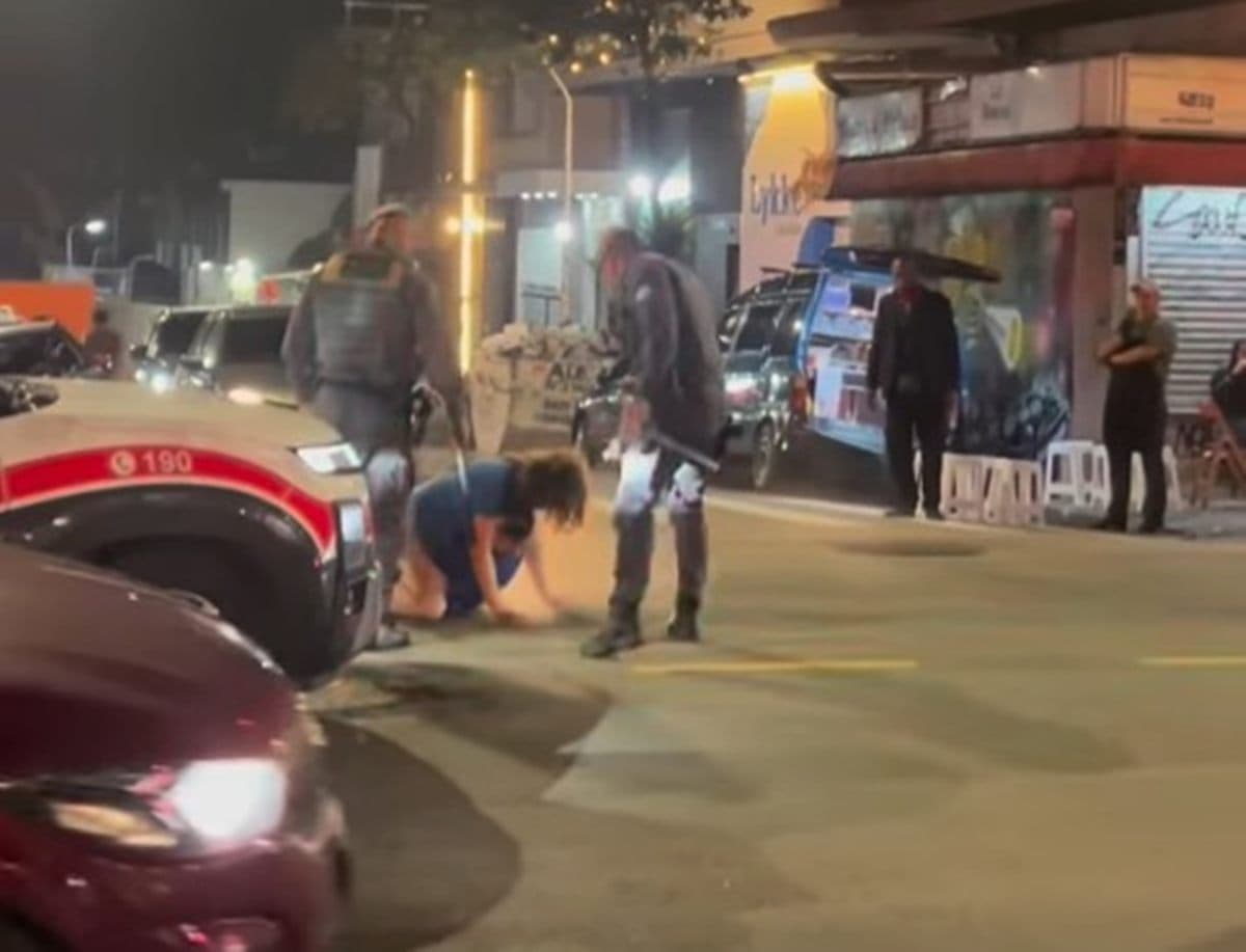 PM e spray de pimenta separam briga de casal na Augusta — Montada temperada