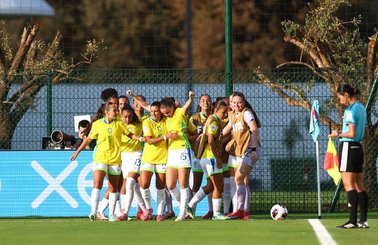 Brasil goleia o Canadá de virada na estreia — Copa do Mundo Feminina Sub-17