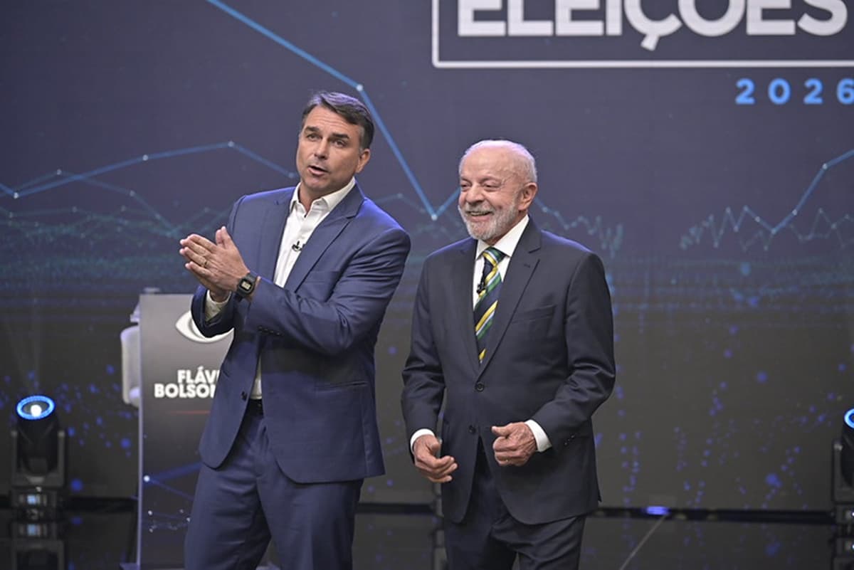 dois símios jogando excrementos um no outro — Debate entre Flávio e Lula