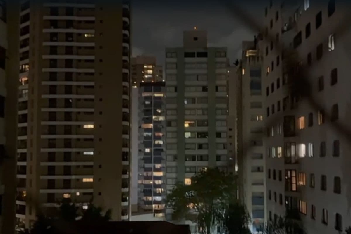 Entenda: Bairros de São Paulo têm panelaço por sabatina de Flávio Bolsonaro no JN