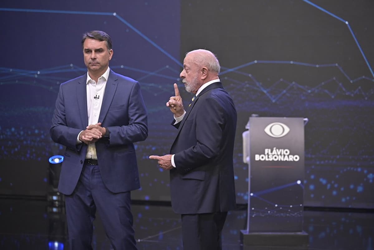 Região: Após o debate, Lula volta a desafiar Flávio Bolsonaro a abrir sigilos