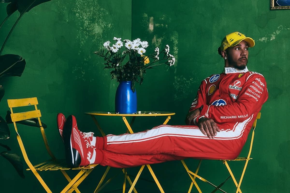 Em destaque: Lewis Hamilton ganha boné exclusivo da Ferrari para etapa brasileira