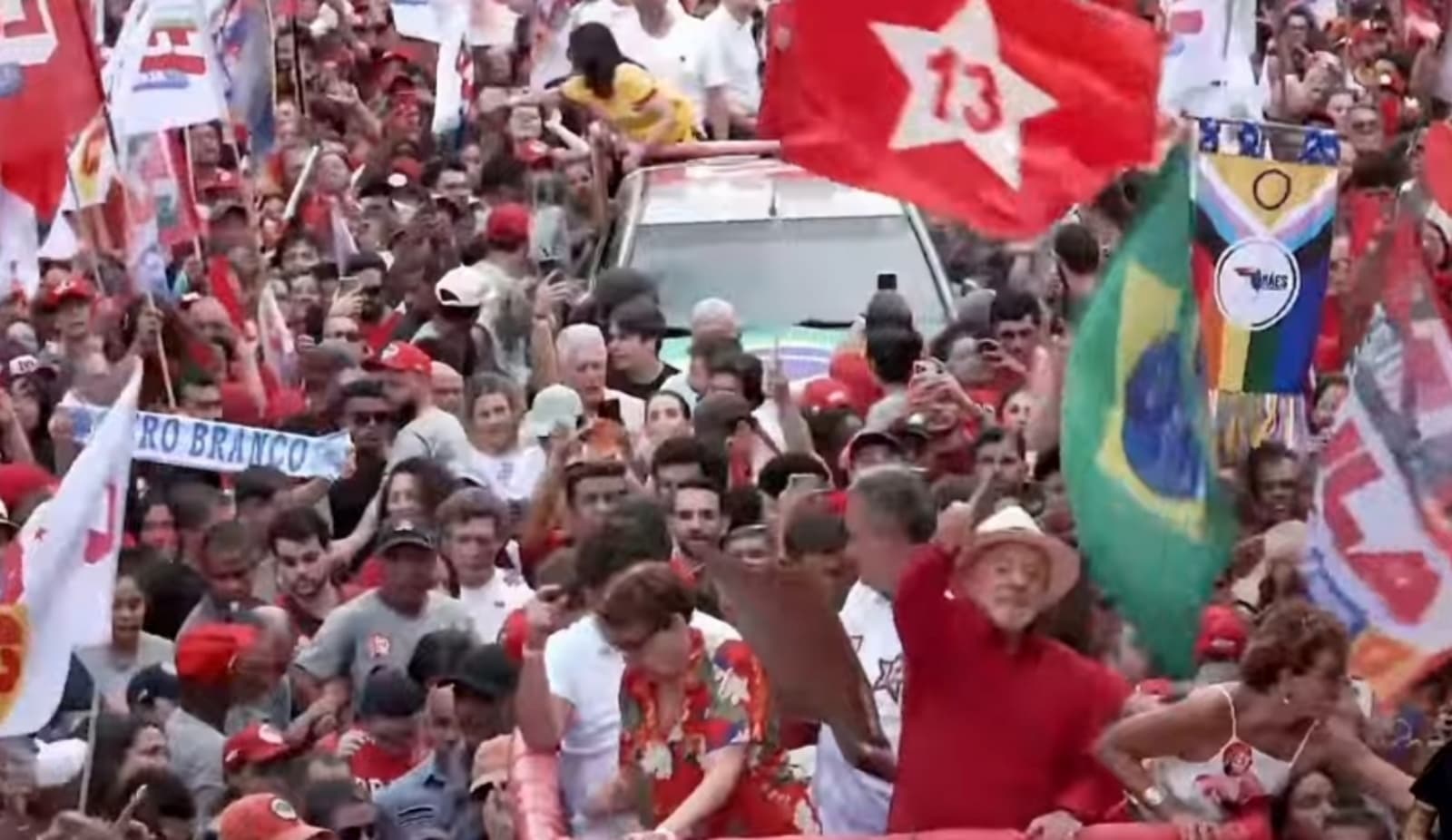 "Não precisa me apoiar. Só ficar quietinho" — Lula faz apelo a Cleitinho