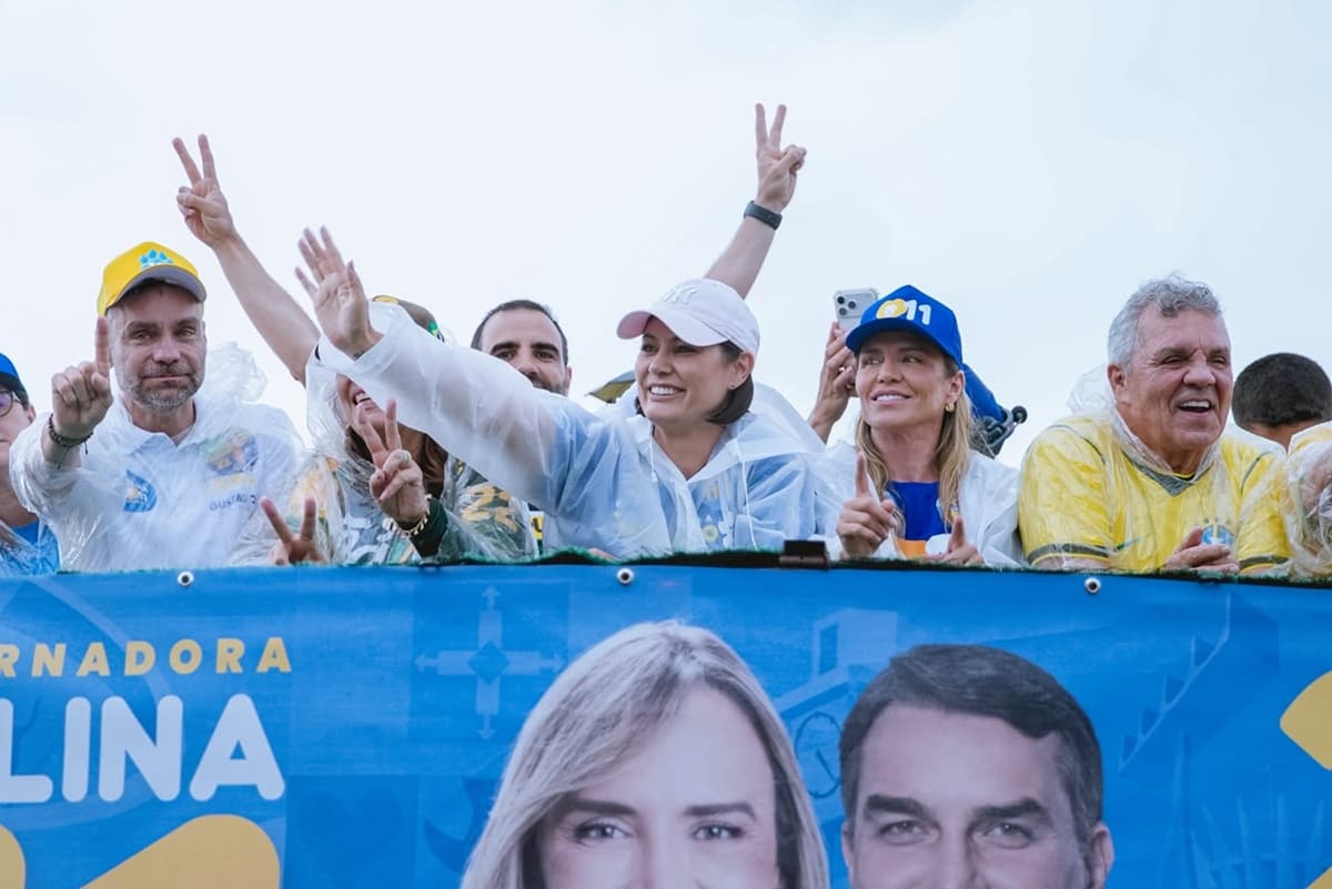Fique por dentro: "O galego tá doido pra sair", diz Michelle Bolsonaro em ato no DF