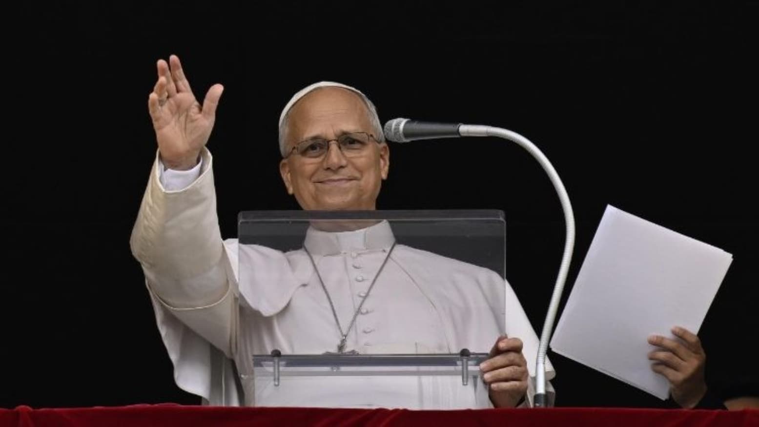 Panorama: Papa Leão XIV realiza a oração do Angelus no Vaticano após deixar hospital