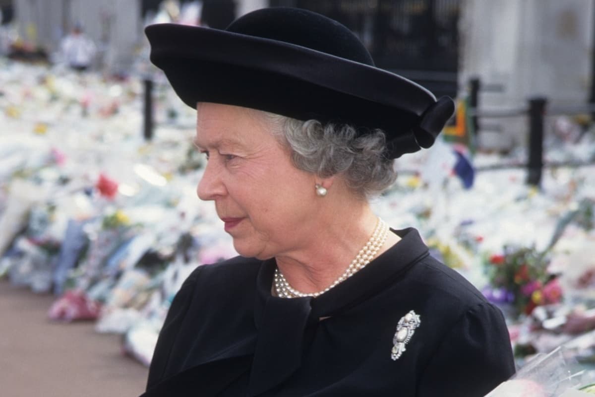 Região: A única vez em que rainha Elizabeth II se curvou em 70 anos de reinado