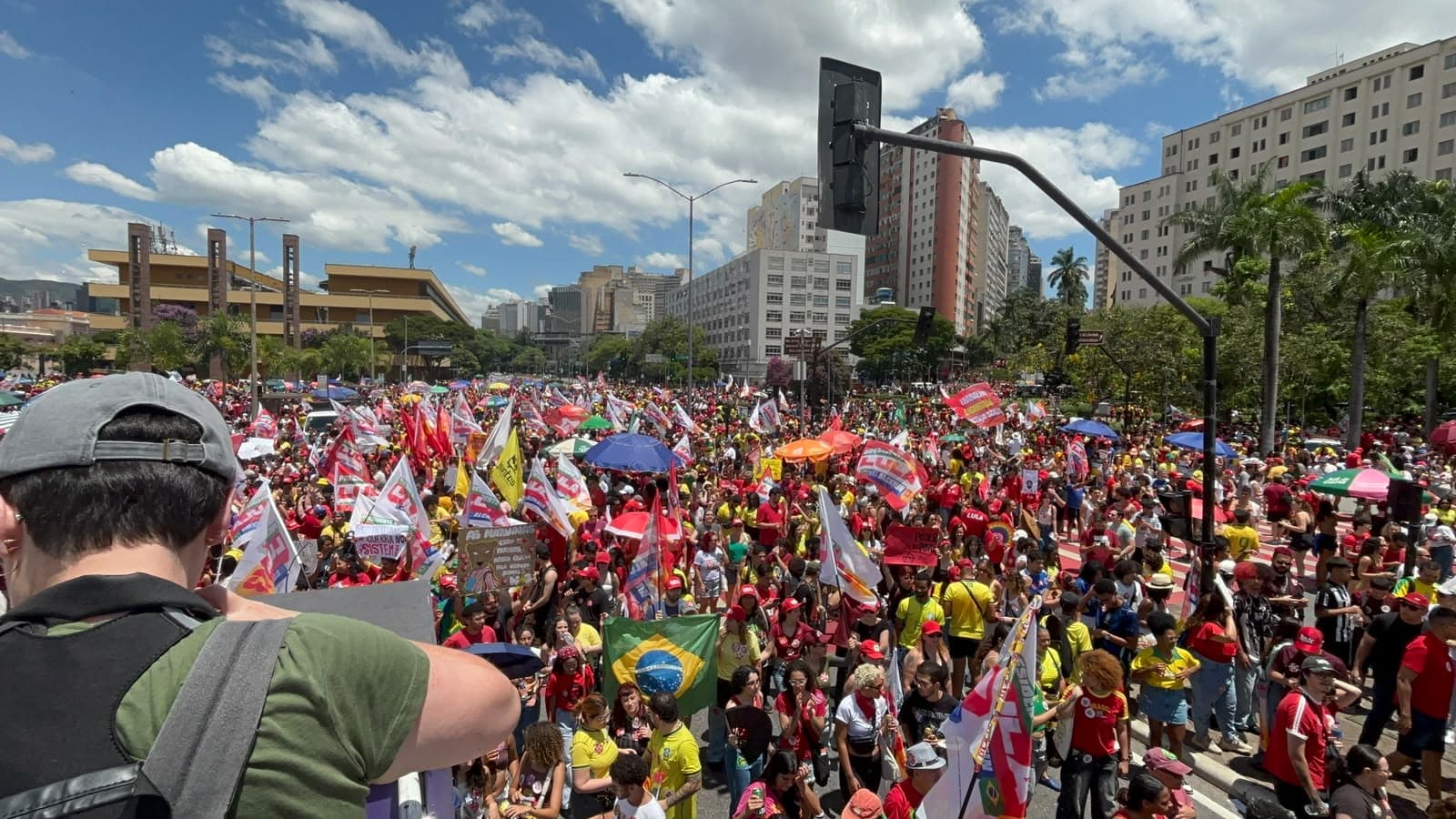 Entenda: Esquerda faz ato pró-Lula em BH neste domingo. Confira imagens