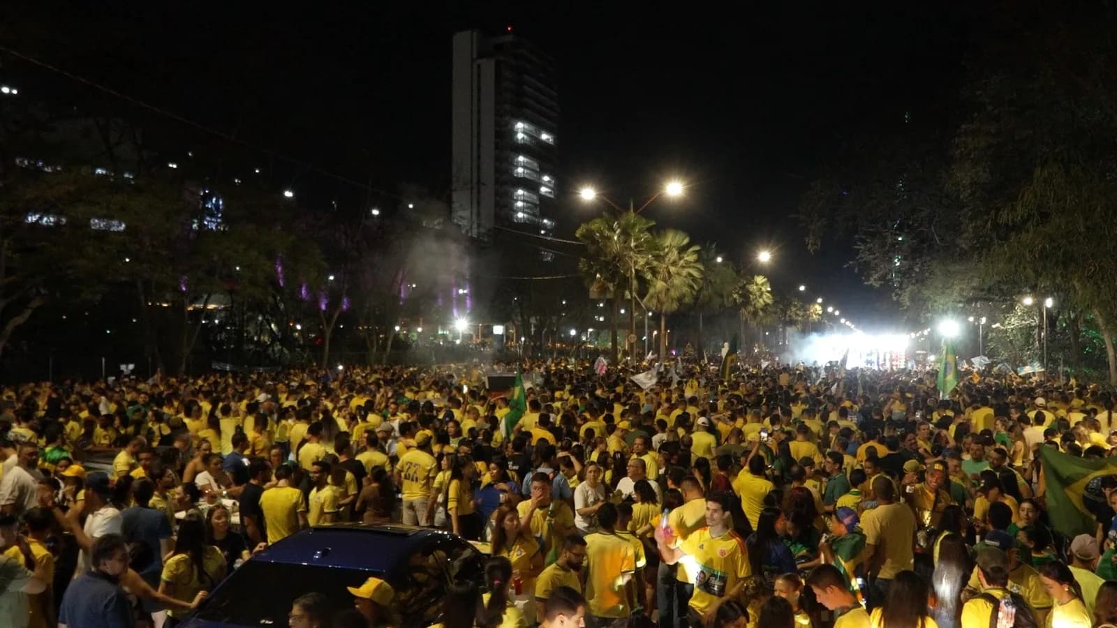 Em destaque: Manifestantes fazem ato de apoio à eleição de Flávio Bolsonaro em Teresina