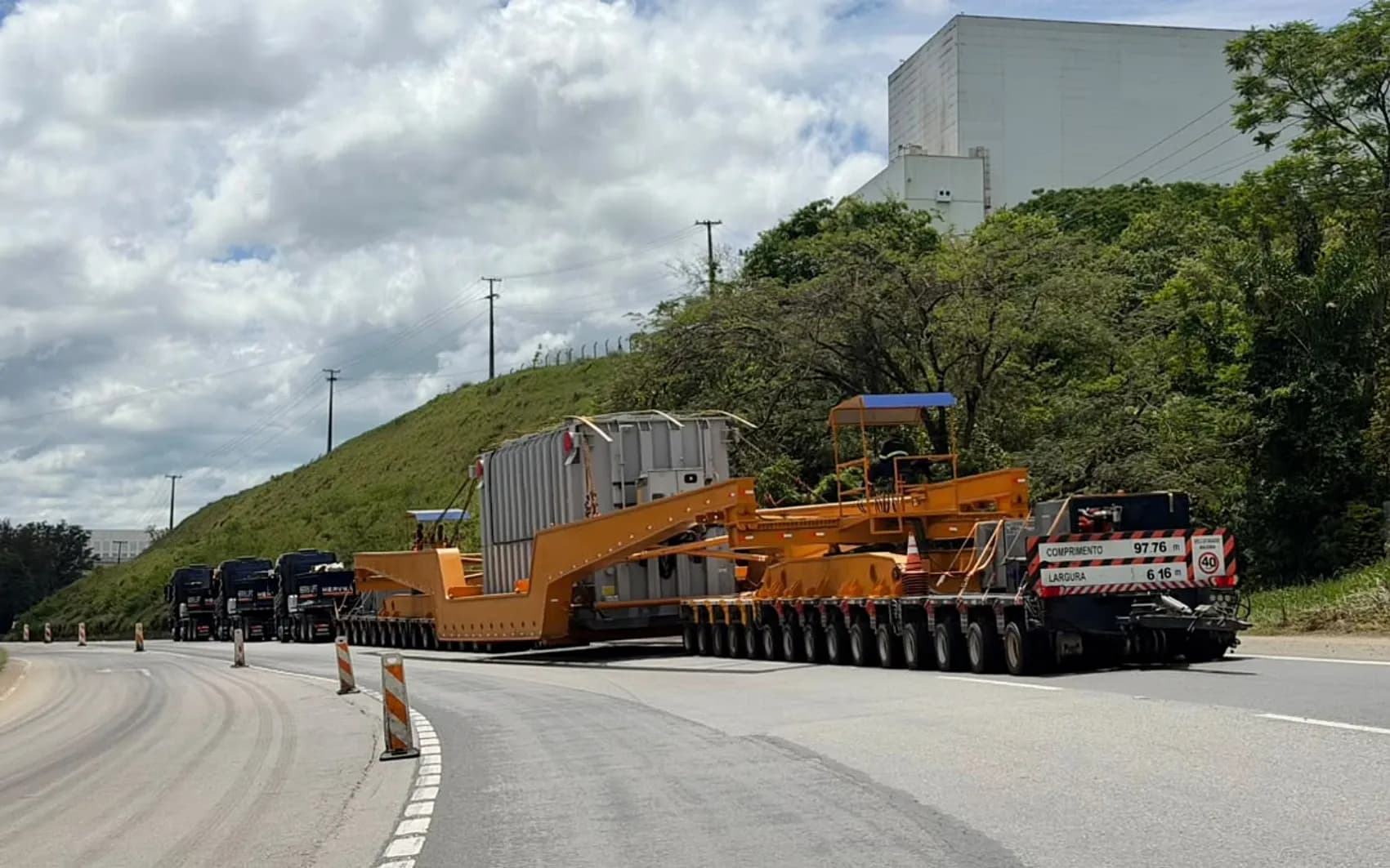 Entenda: Carga de 521 toneladas cruza o Sul de Minas neste fim de semana e pode provocar lentidão na Fernão Dias