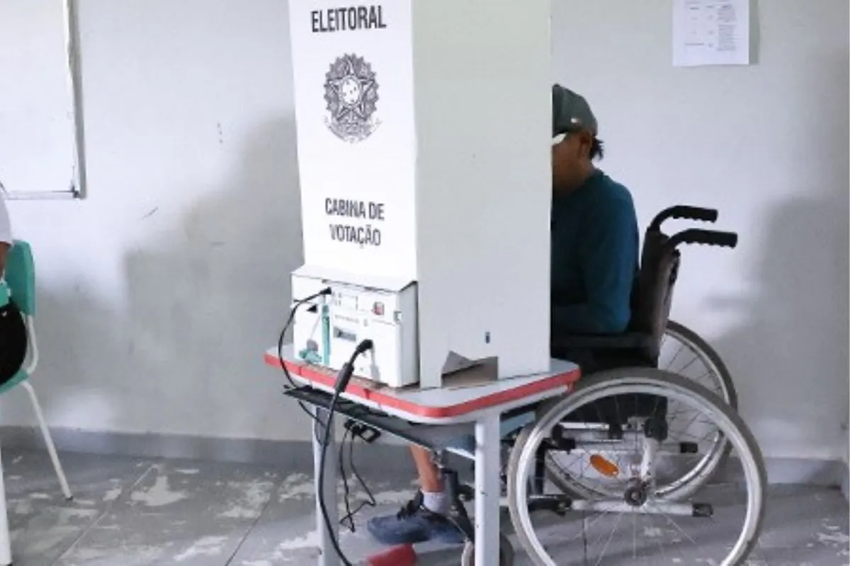 Atualização: Eleitores com deficiência podem solicitar transporte gratuito para votar em MS