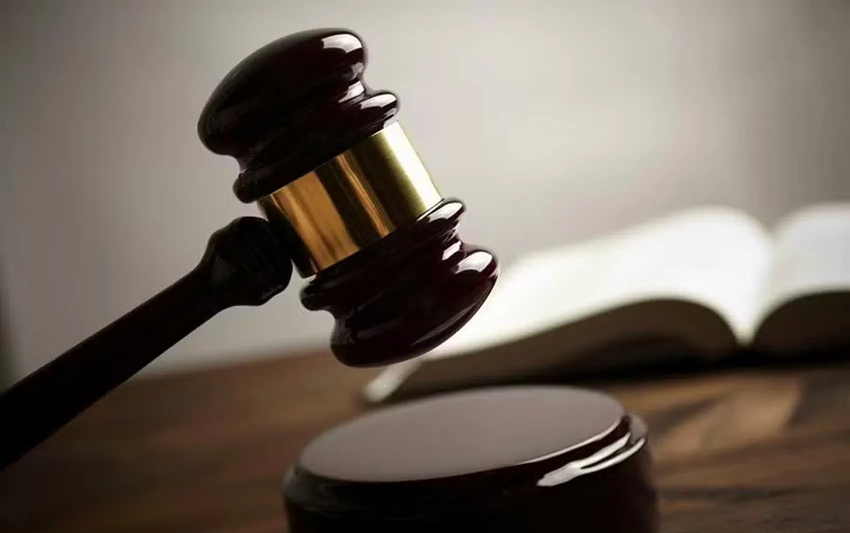 Atualização: Justiça proíbe mãe de se aproximar da filha de 12 anos após ameaças e agressão no RN