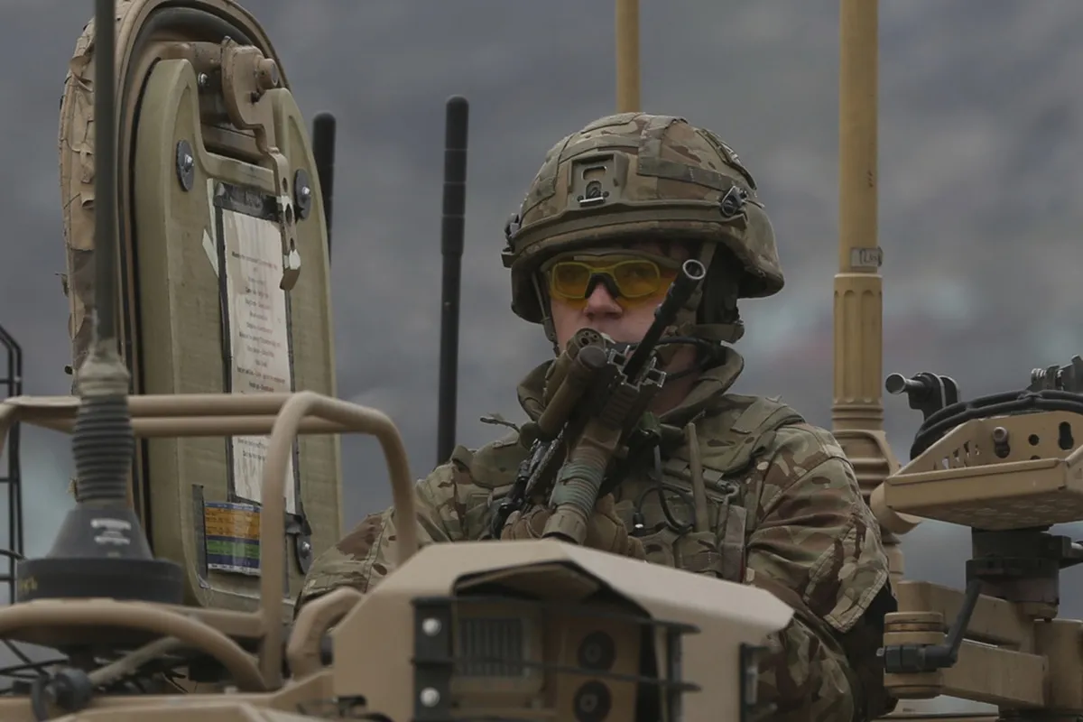 Região: Chefe do Exército britânico diz que governo deve preparar população para tempos de guerra
