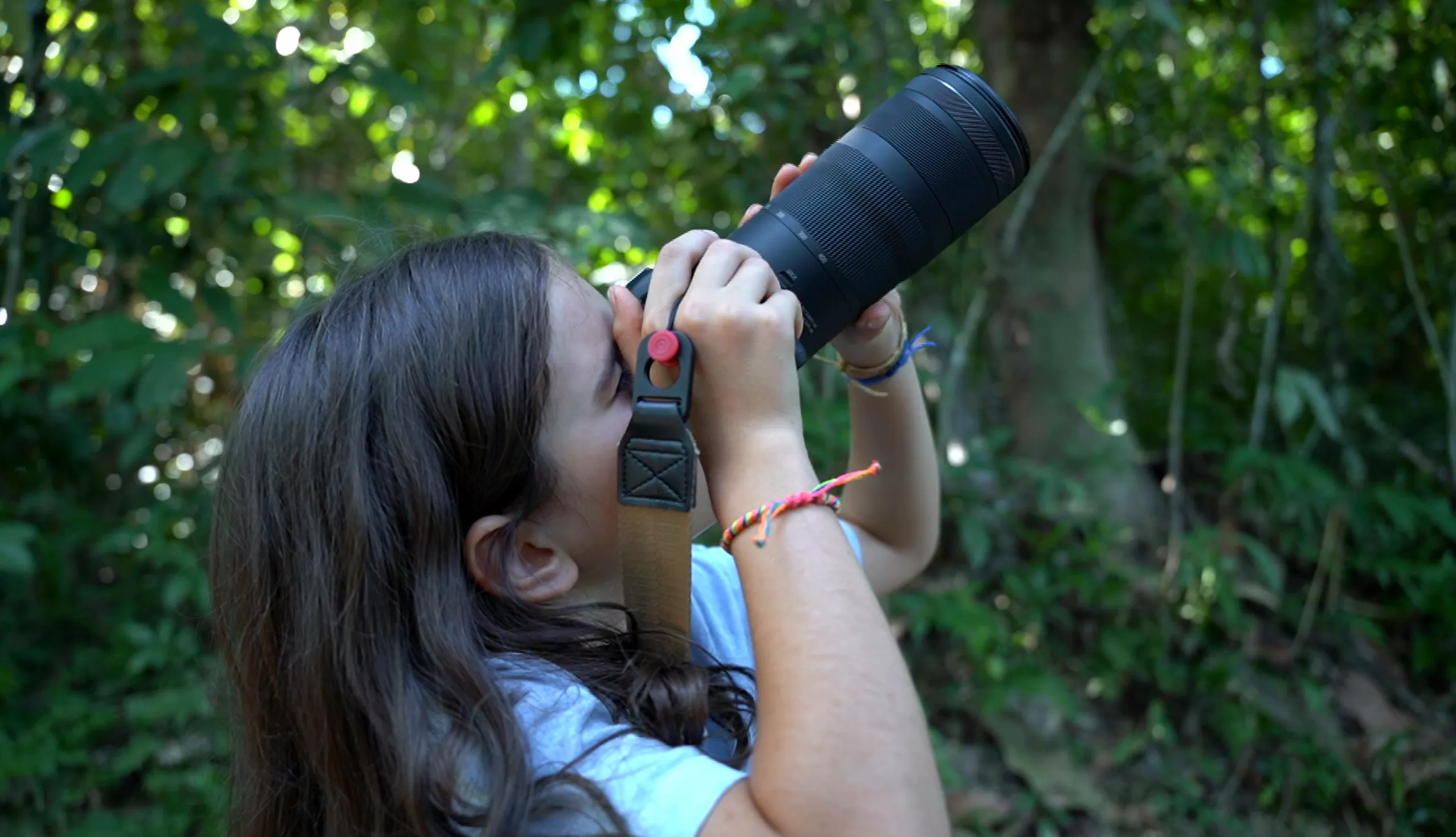Em destaque: Menina de 9 anos transforma quintal de casa em espaço de descobertas e aprendizado sobre a natureza