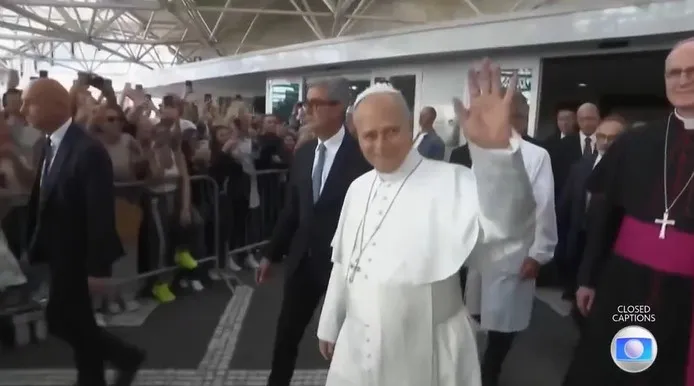 Panorama: Papa recebe alta do hospital depois de cirurgia para remover câncer no pulmão