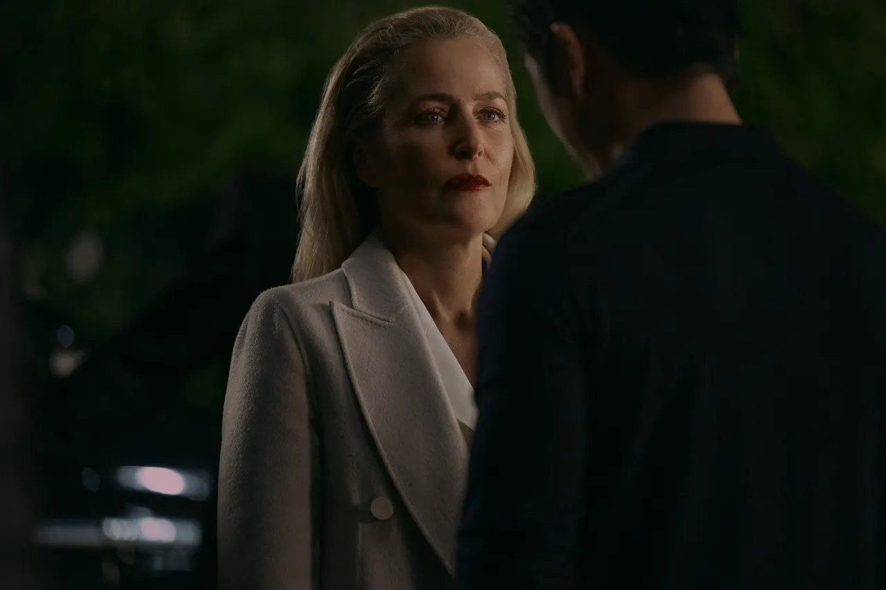 'É possível que eu seja enigmática e leve isso para os personagens' — Gillian Anderson sobre seus papéis