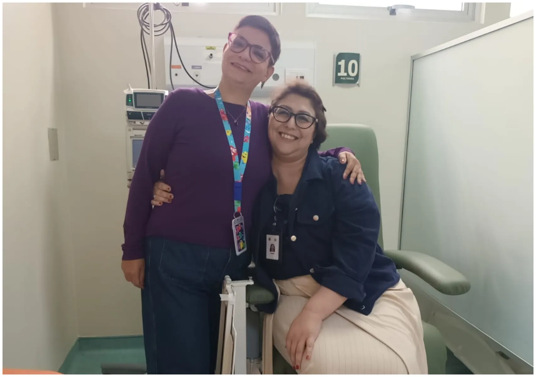 enfermeira enfrenta câncer de mama no hospital onde trabalha há 28 anos — De colega a paciente