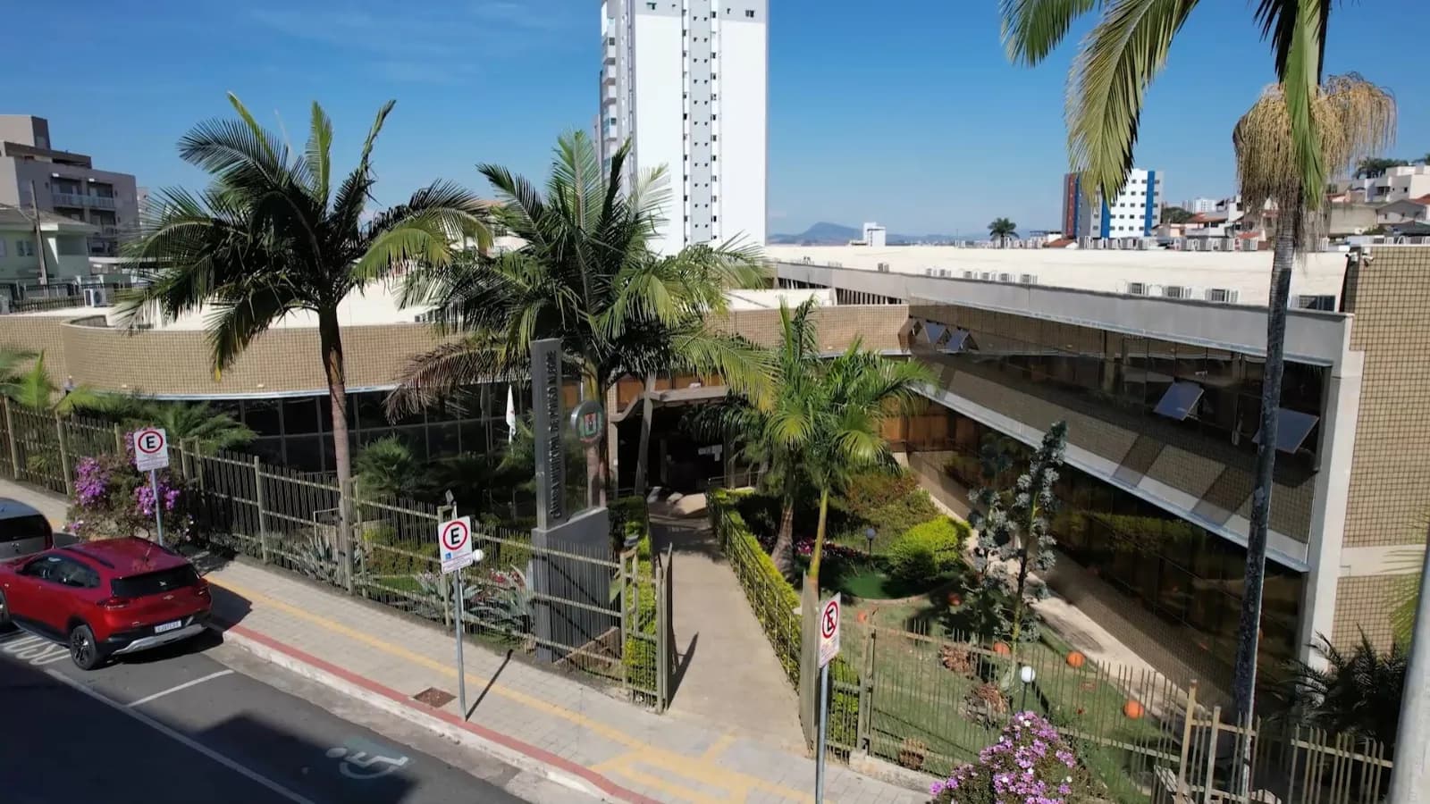 Câmara de Pouso Alegre homologa projeto que permite modelo cívico-militar em escolas particulares