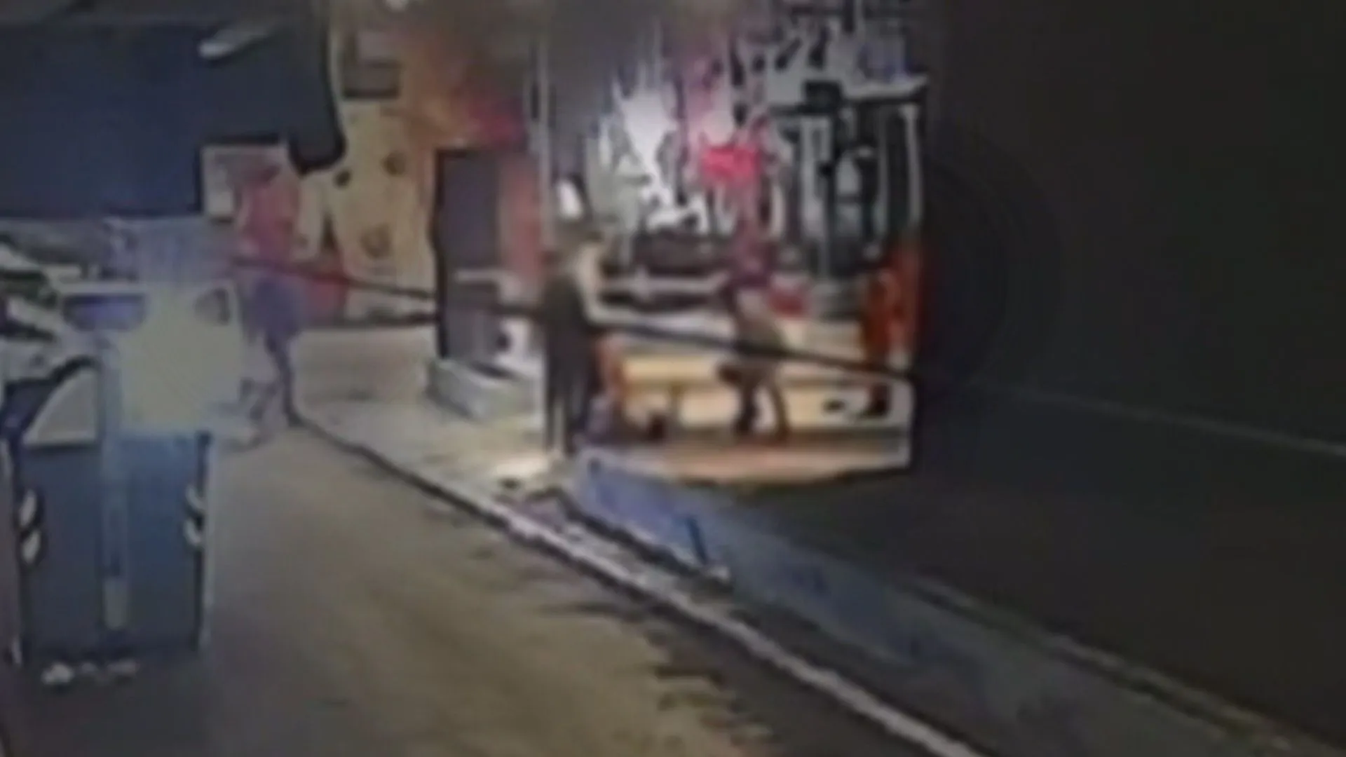 Entenda: Adolescente é suspeito de matar gari com golpes de pá em Porto Alegre; VÍDEO mostra agressão