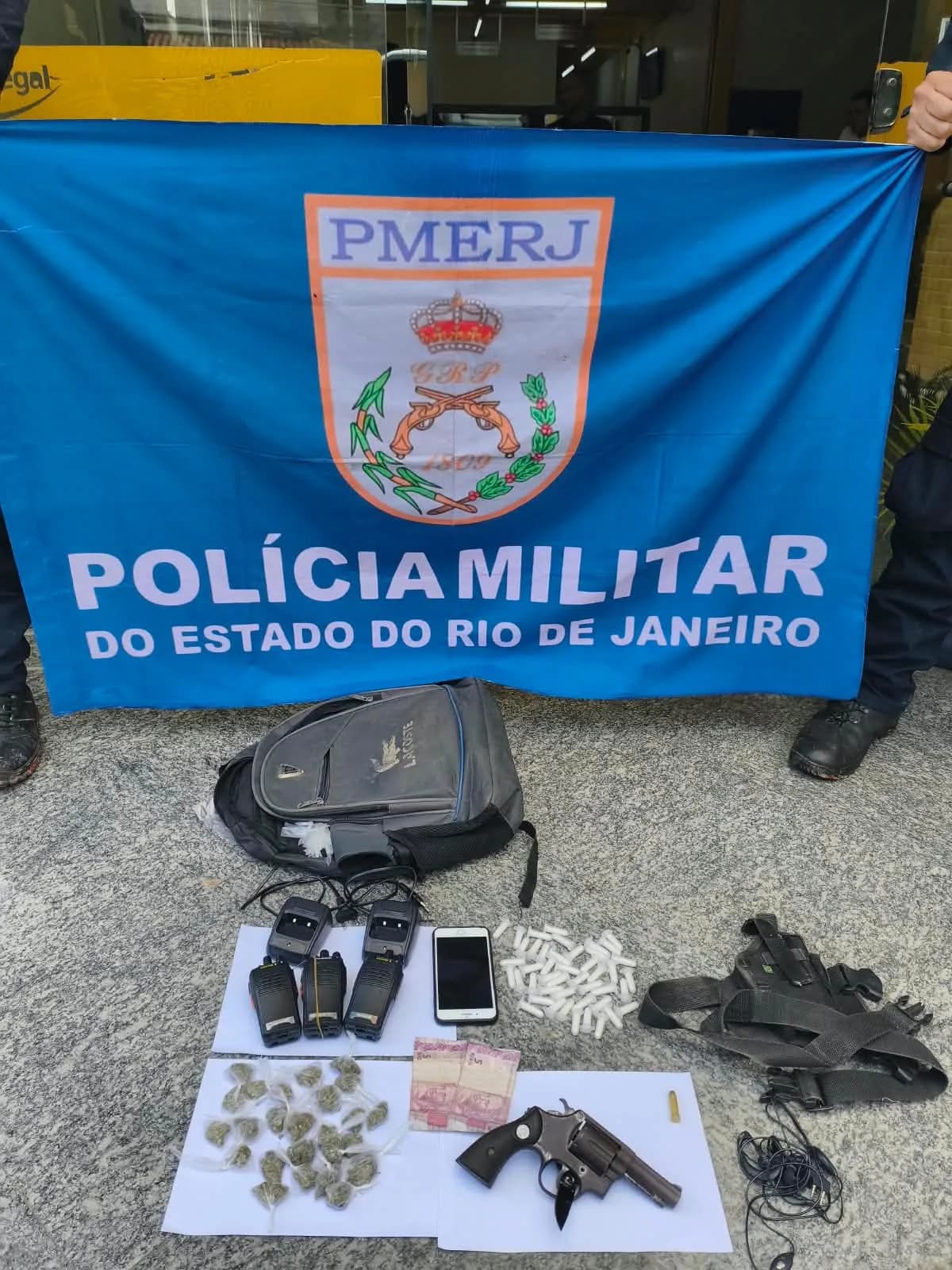 Região: Adolescente é apreendido com drogas e revólver em Três Rios