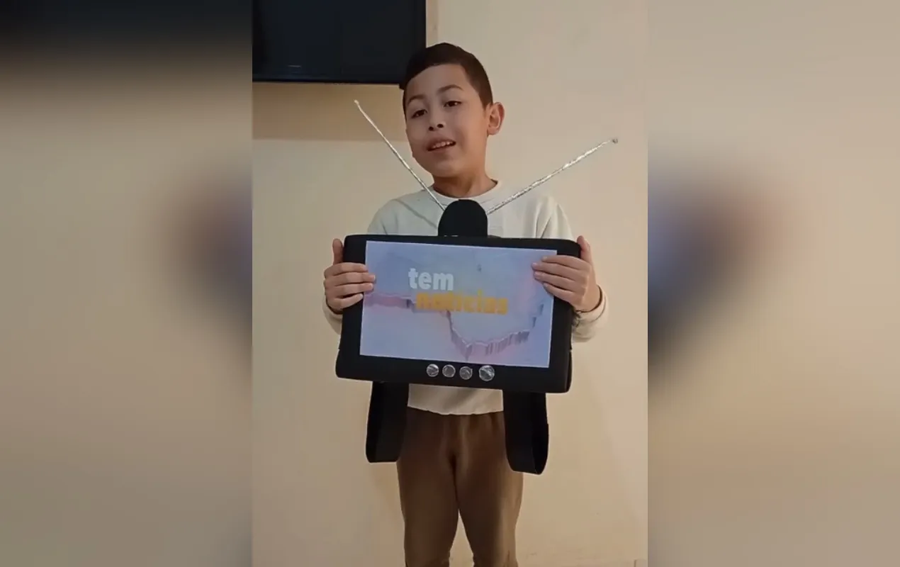 ‘Foi a mais aplaudida da sala’, diz — Menino de 9 anos faz ‘mochila maluca’ em homenagem à TV TEM