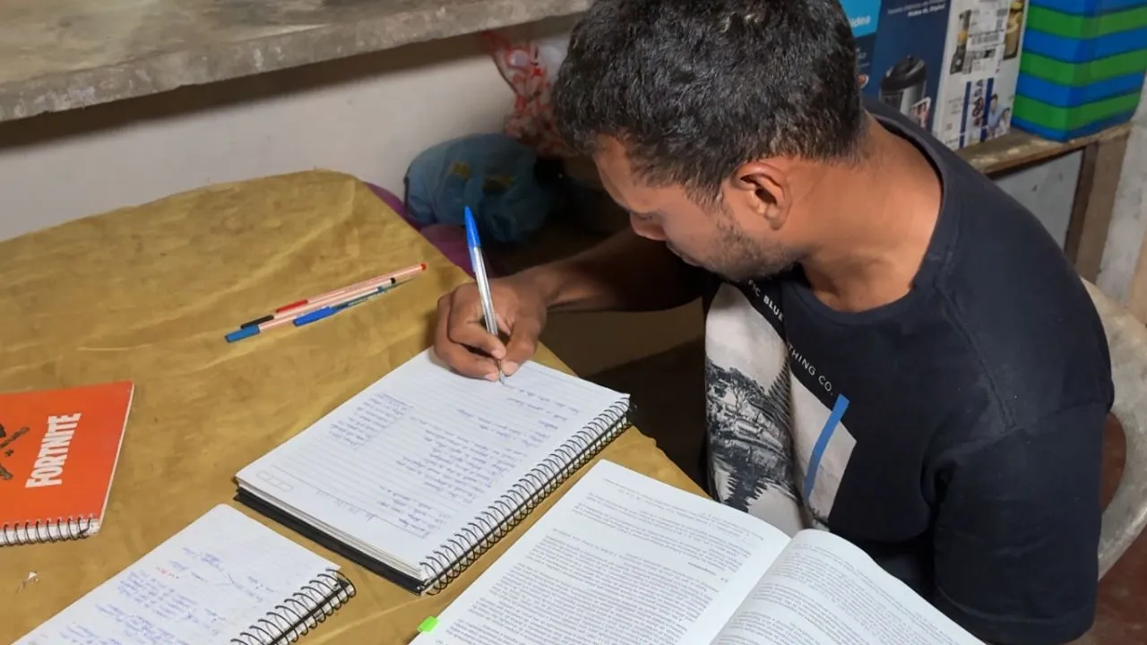 Atualização: Estudante da EJA supera rotina do trabalho no campo e 'passa' em dois concursos públicos no Amapá