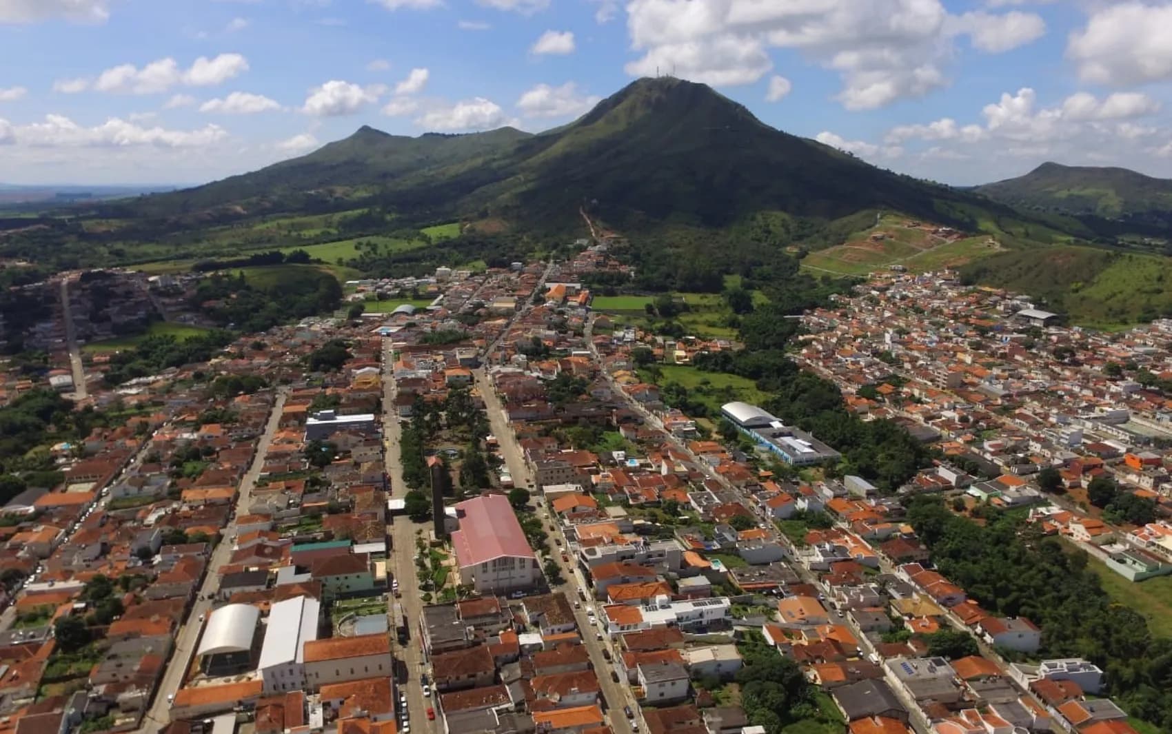 Justiça determina que Poder Executivo de Carmo do Rio Claro regularize abastecimento de água em distrito