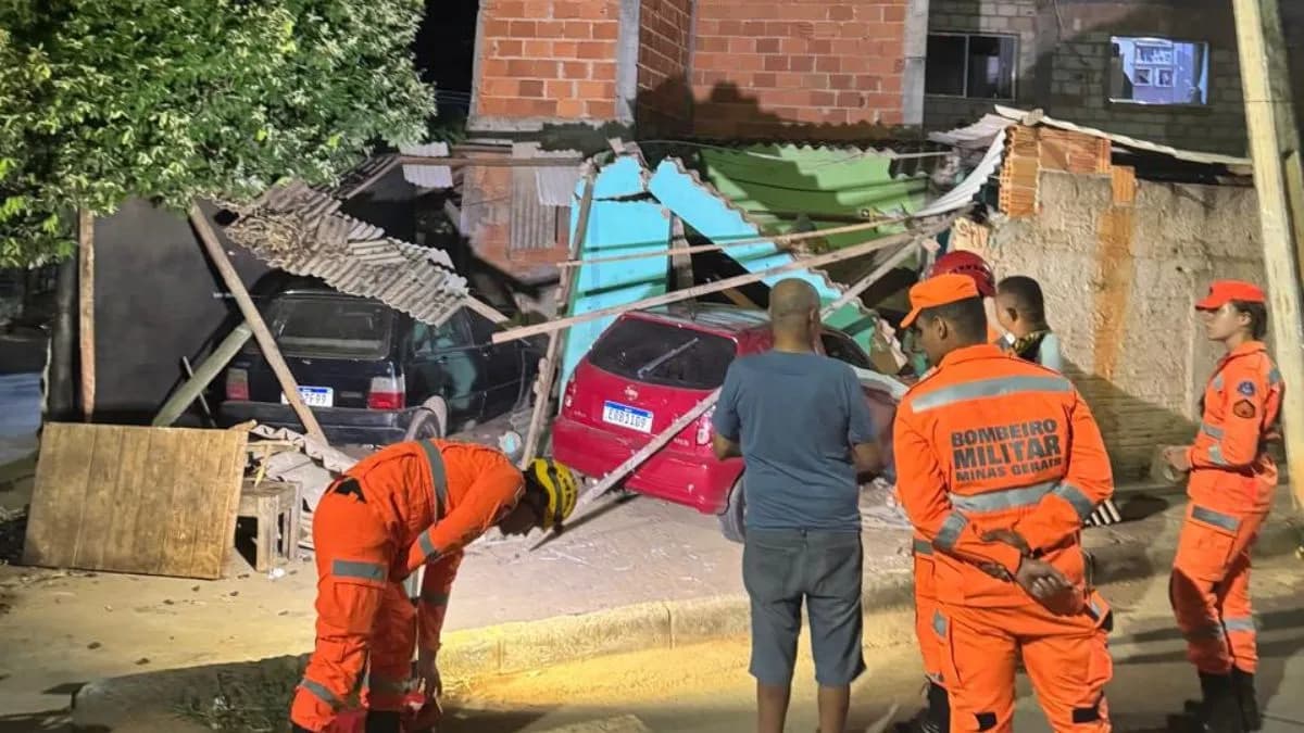 Panorama: Batida de carro compromete estrutura de casa e mobiliza bombeiros em Montes Claros