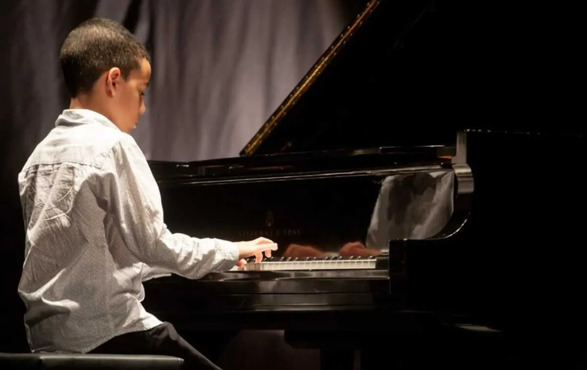 Aos 11 anos, pianista mineiro conquista pódios em concursos de música clássica — VÍDEO