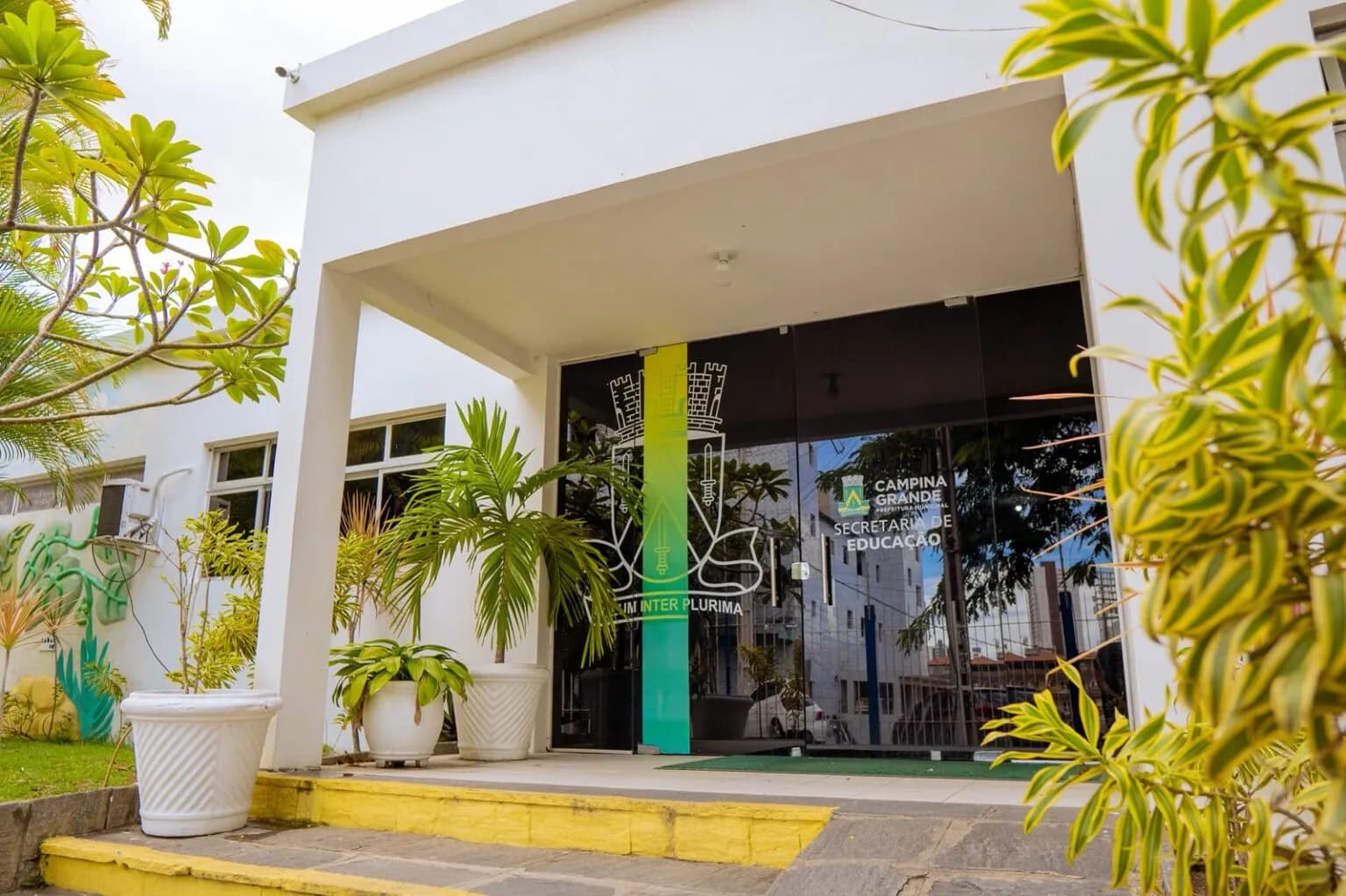 Fique por dentro: Campina Grande paga 14º salário para servidores da educação que alcançaram metas no Ideb
