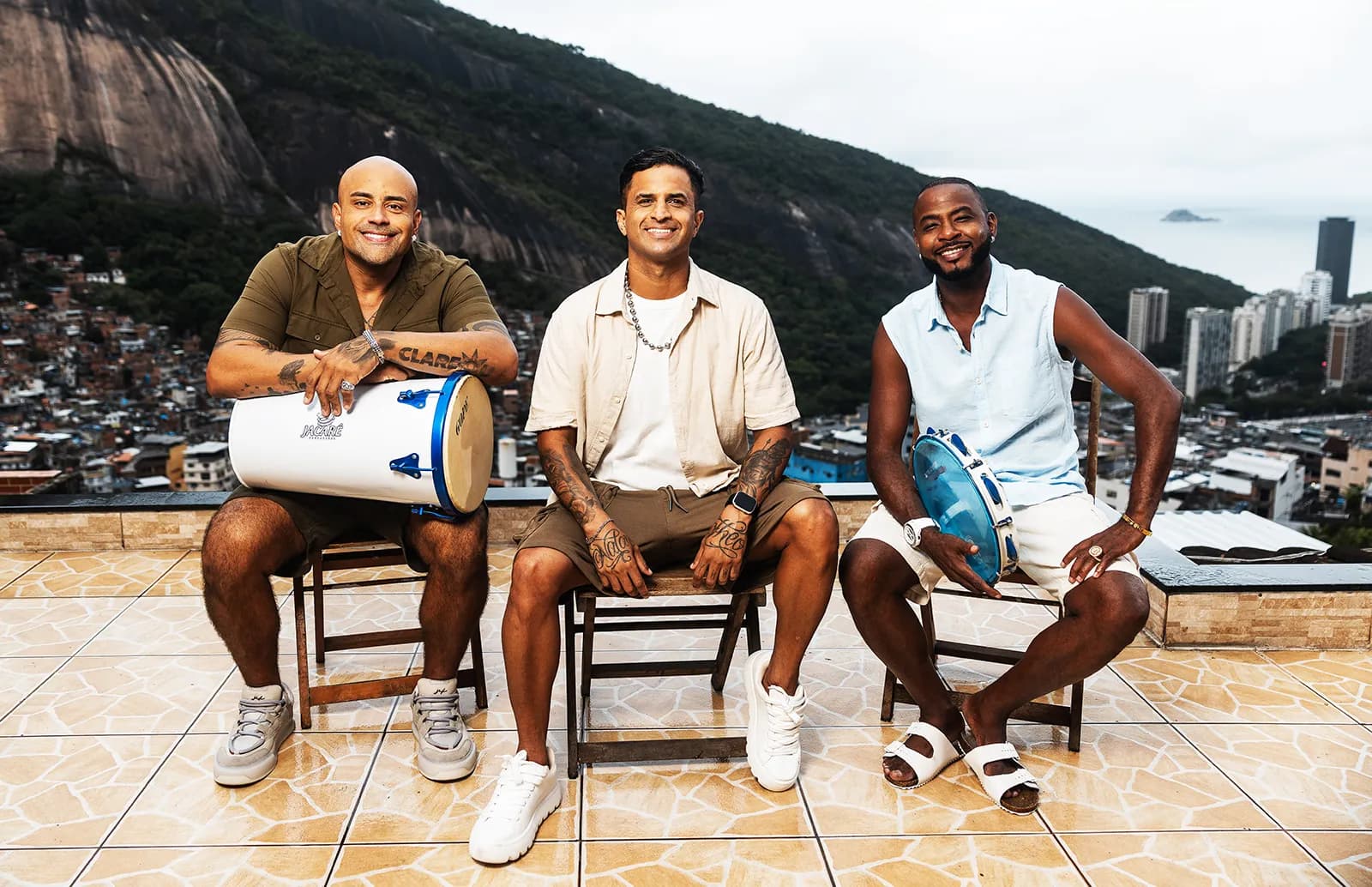 Fique por dentro: Grupo Clareou grava álbum audiovisual em show na favela da Rocinha, com o cantor Mumuzinho entre os convidados