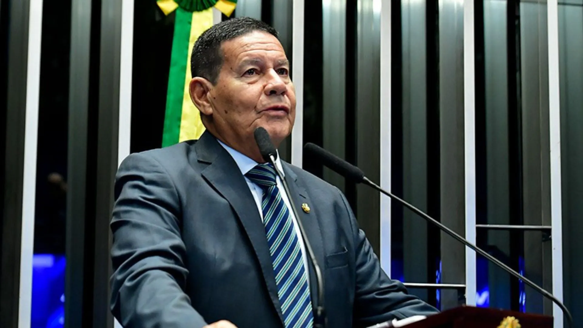 Fique por dentro: Único senador a votar contra fim da escala 6x1, Hamilton Mourão diz que colegas votaram a favor por 'pressão popular'