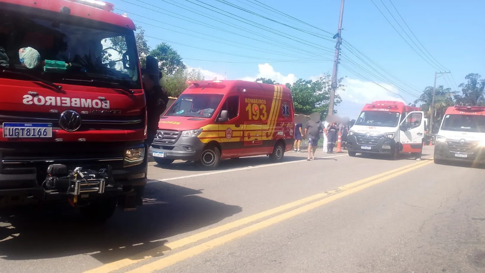 Fique por dentro: Motociclista fica gravemente ferida após acidente com carro em São Sebastião, SP