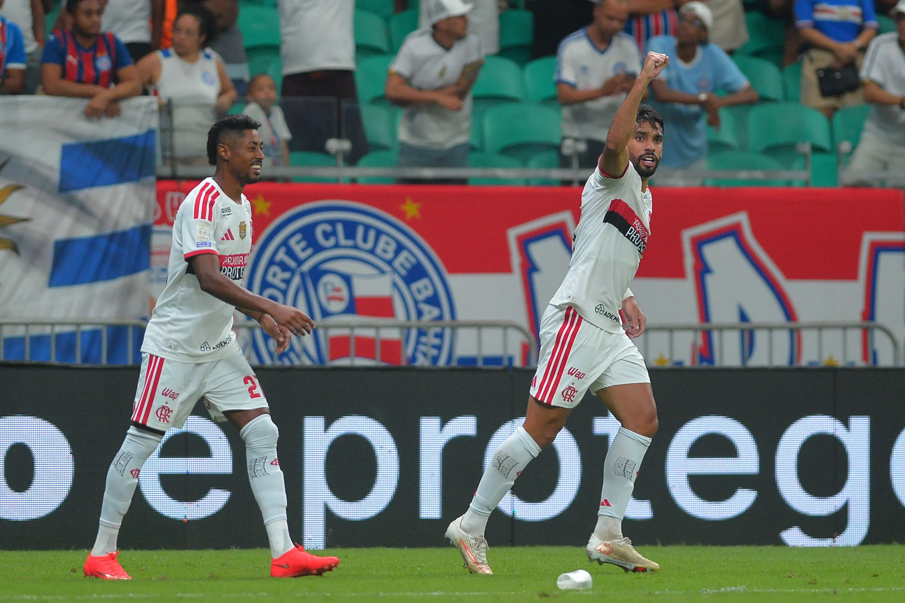 Em destaque: Paquetá, Carrascal ou Lino? Entenda lógica de Jardim para definir substituto de Arrascaeta no Flamengo