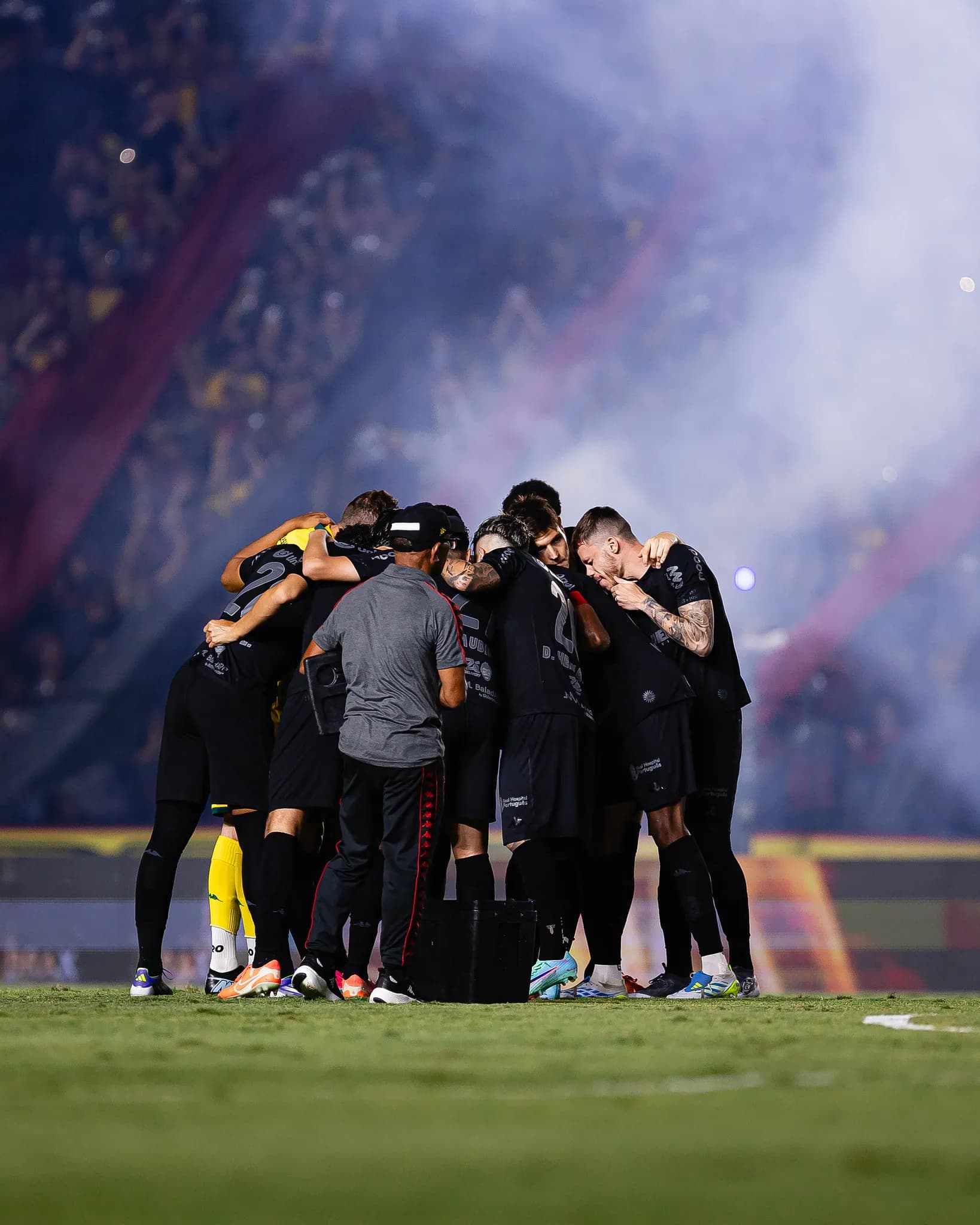 Fique por dentro: Soso explica por que reuniu jogadores no centro do gramado após derrota e cobra união no Sport