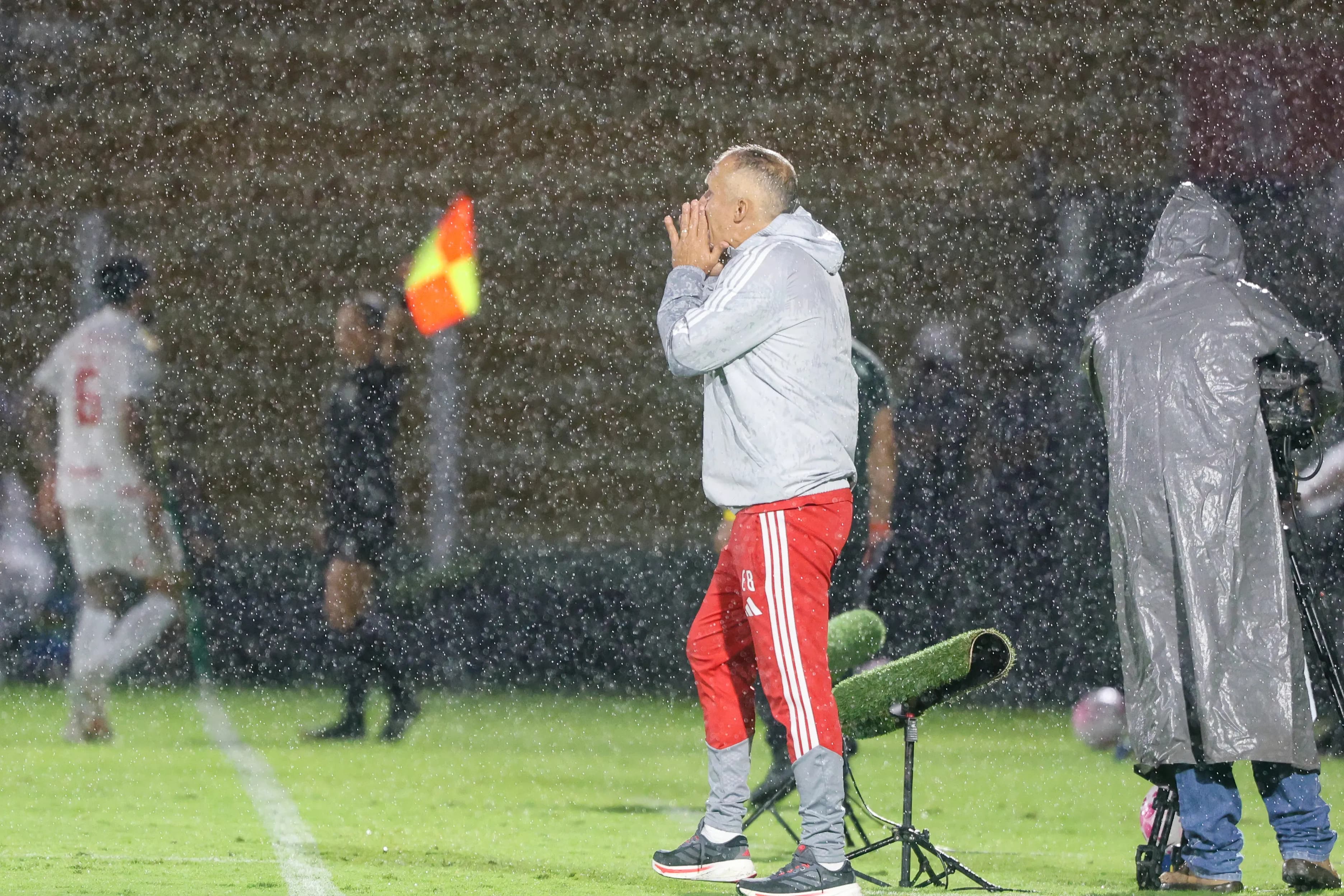 "Faremos a melhor semana do ano" — Técnico do Inter blinda Matheus Cunha e Félix Torres e promete