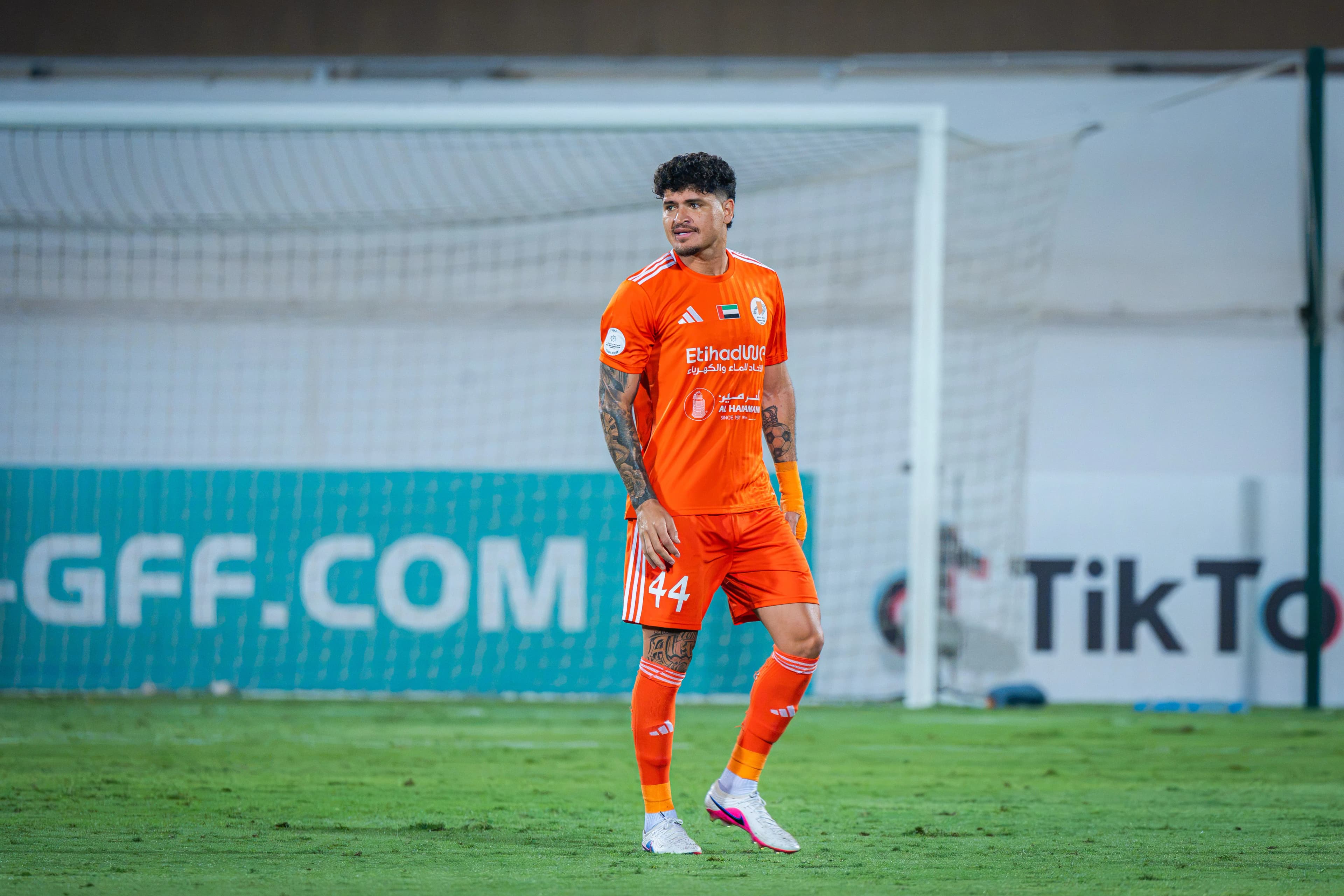 brasileiro detalha estreia internacional de clube nos Emirados Árabes — Jogo com nove gols e virada histórica