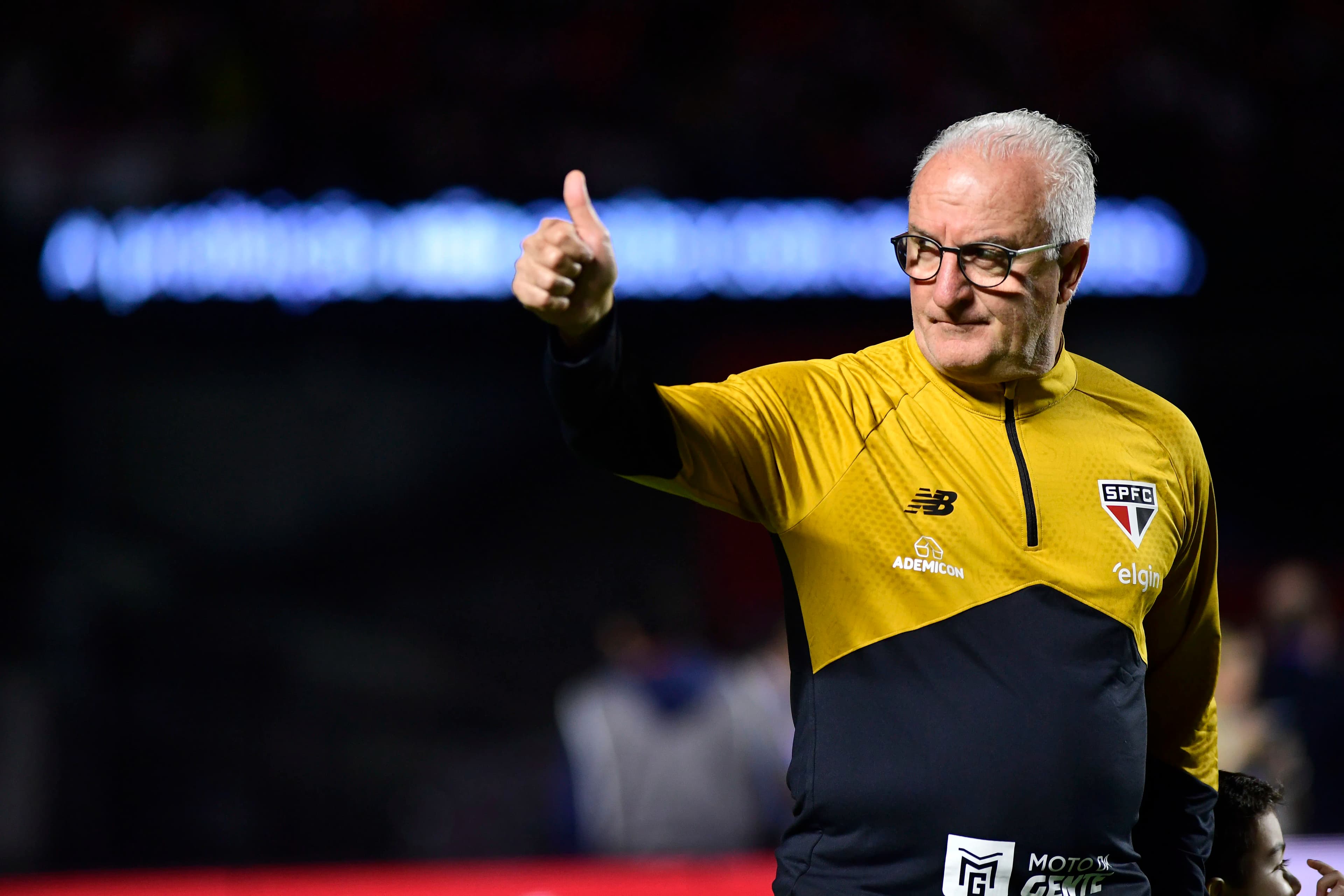 "Vem dando resposta depois de turbulência" — Dorival elogia São Paulo em vitória contra o Vasco