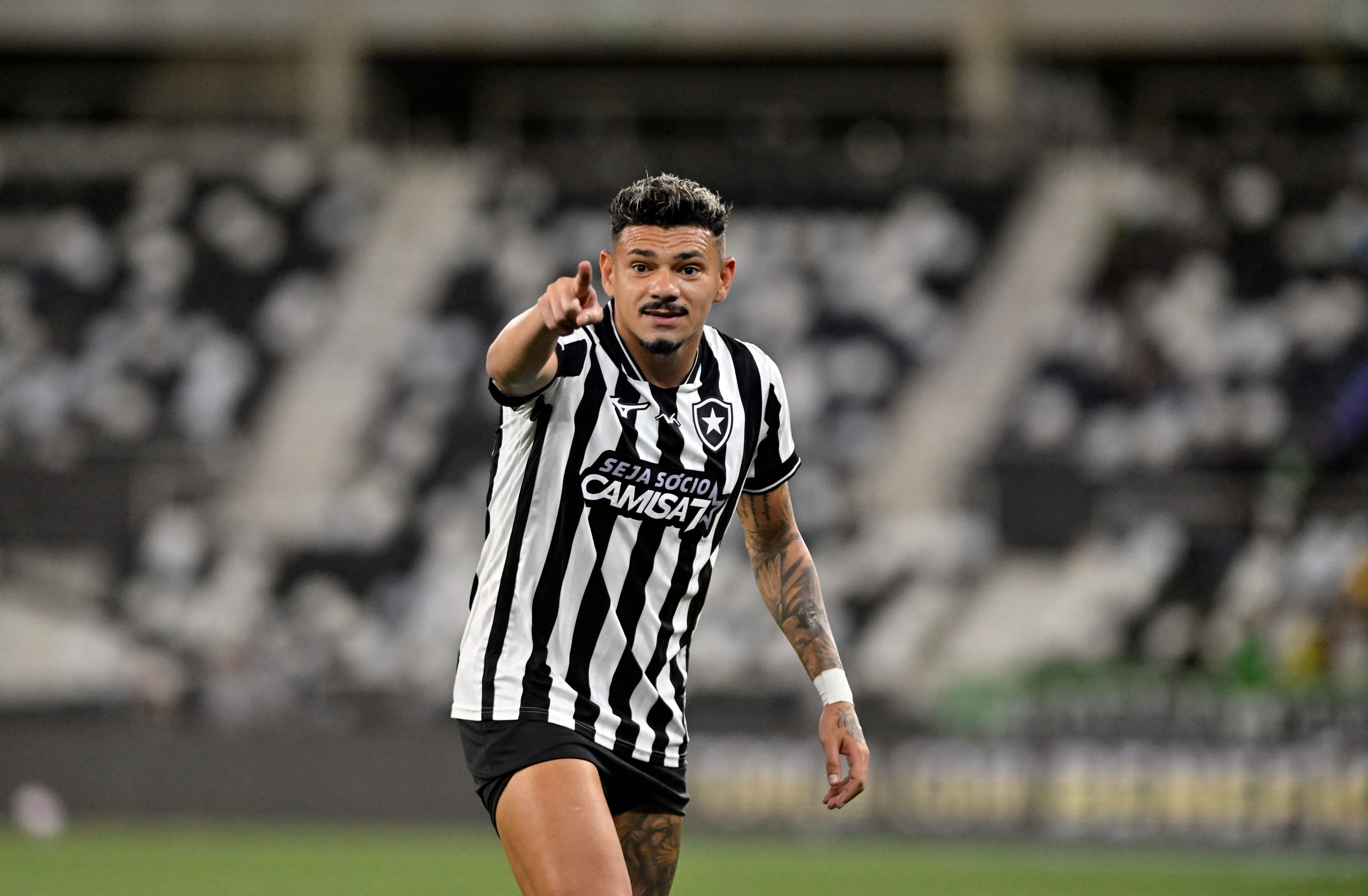 "Passa um filme" — Tiquinho desabafa após encerrar jejum e garantir vitória do Botafogo