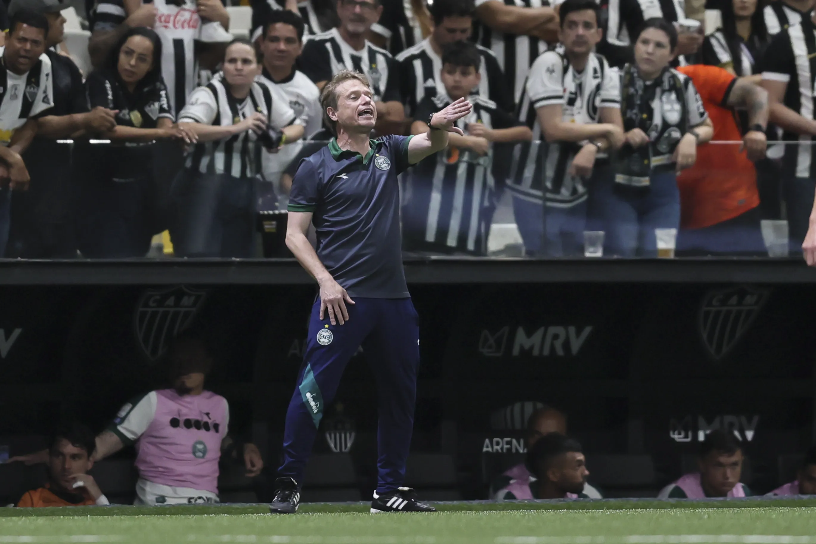"Ser mentalmente forte" — Seabra trata dois próximos jogos em casa como decisivos para o Coritiba
